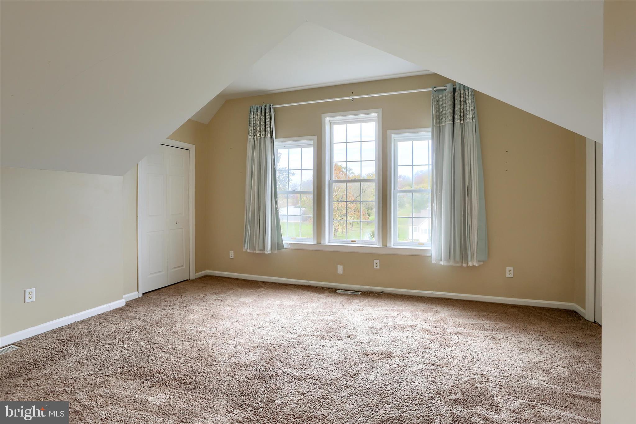 EQUINE VILLAGE - Residential