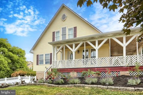 3 HITCHING POST CIRCLE THOMASVILLE PA 17364