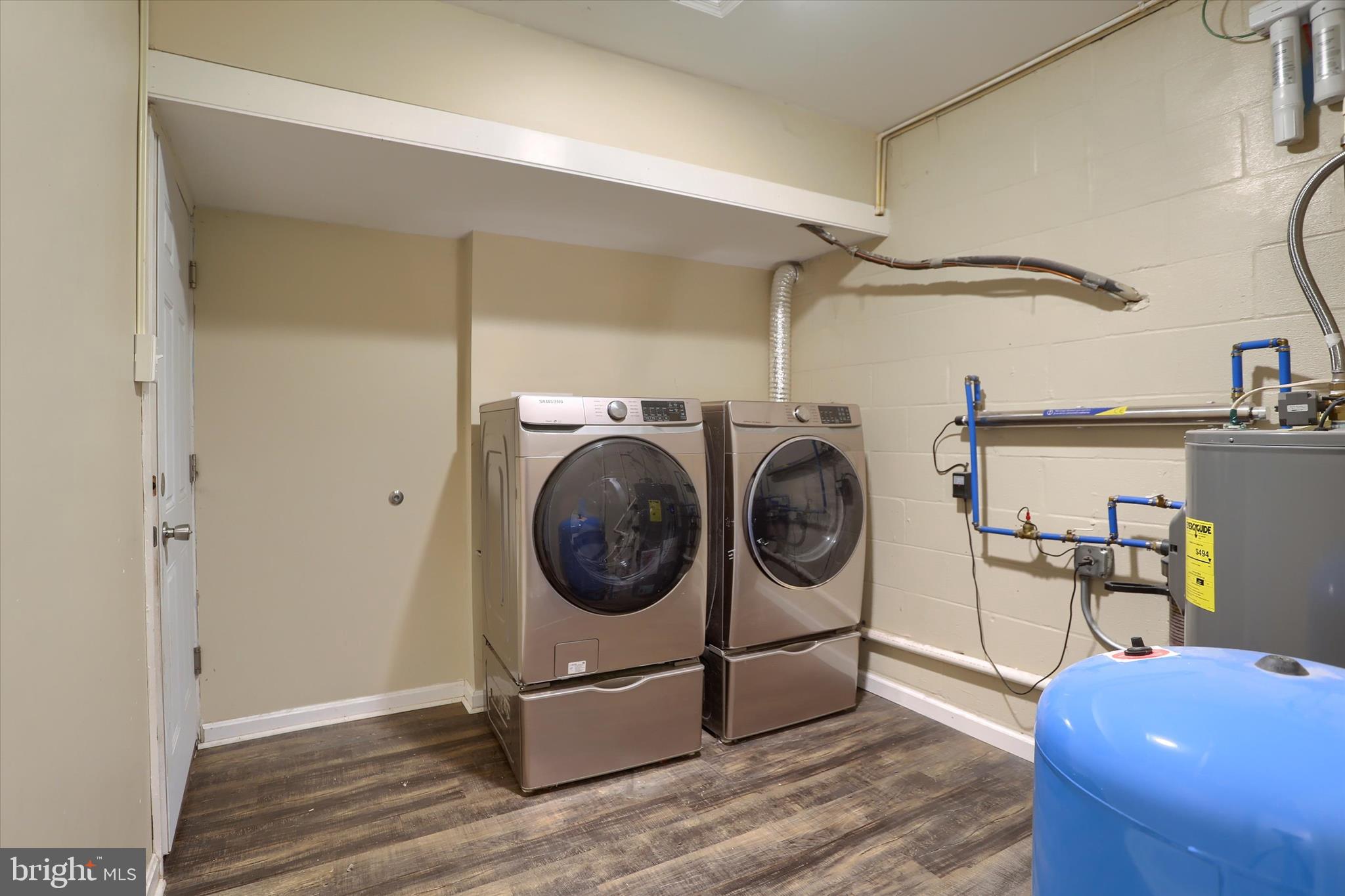 EQUINE VILLAGE - Residential