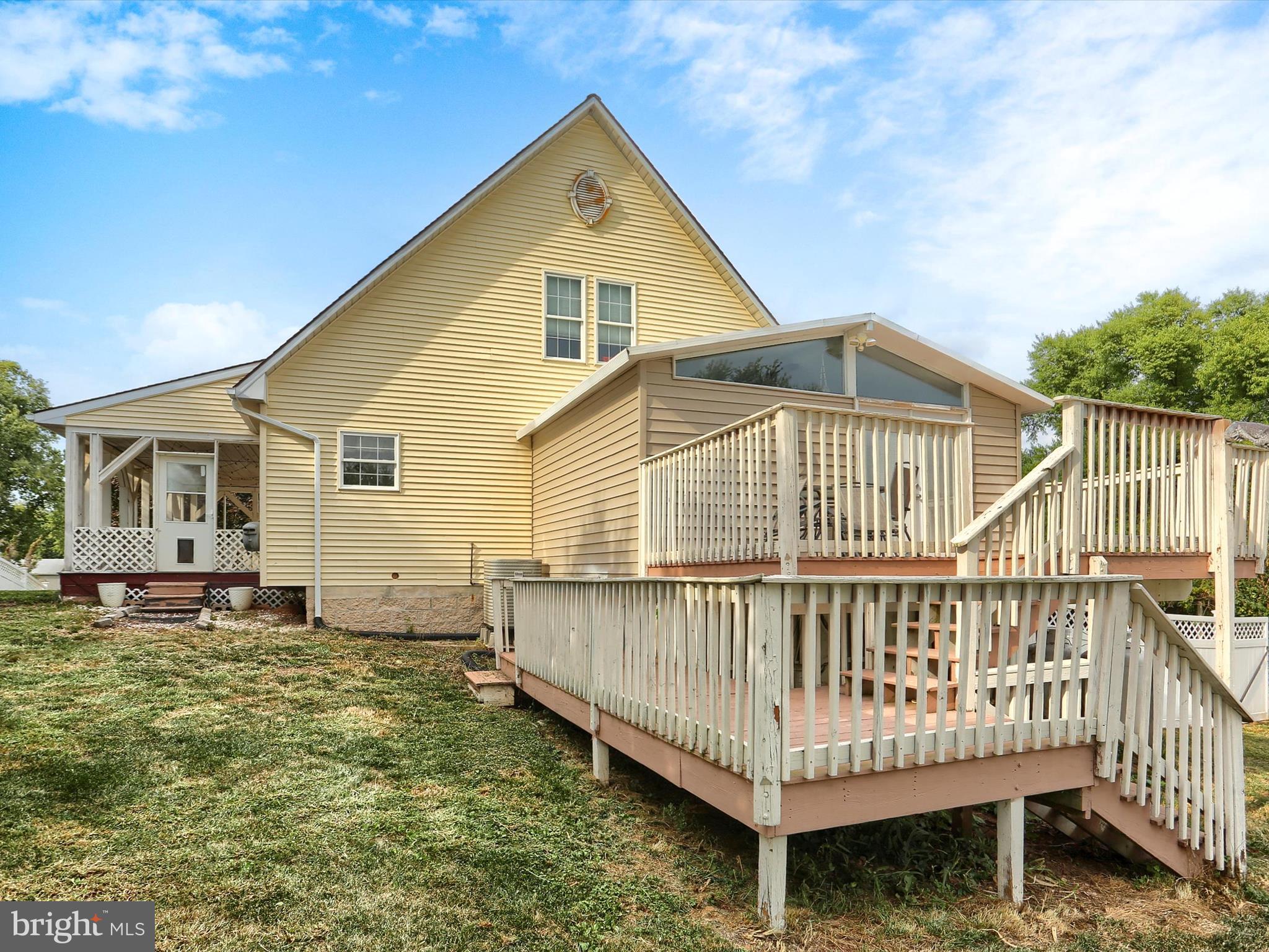 EQUINE VILLAGE - Residential