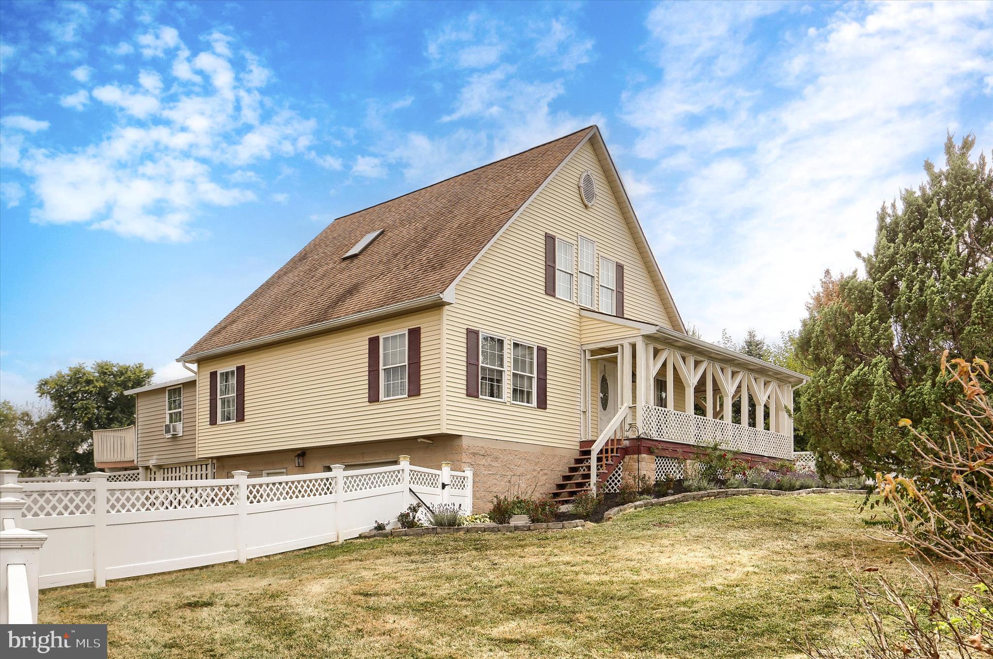 EQUINE VILLAGE - Residential