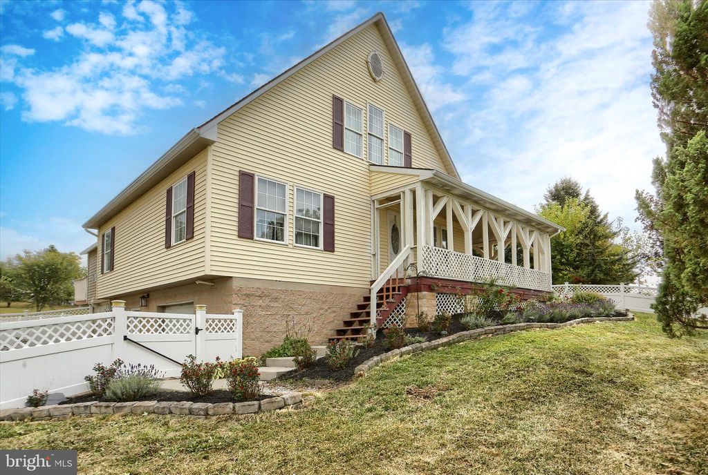 Photo of 3 Hitching Post Circle, THOMASVILLE, PA 17364 (MLS # PAYK2088952)