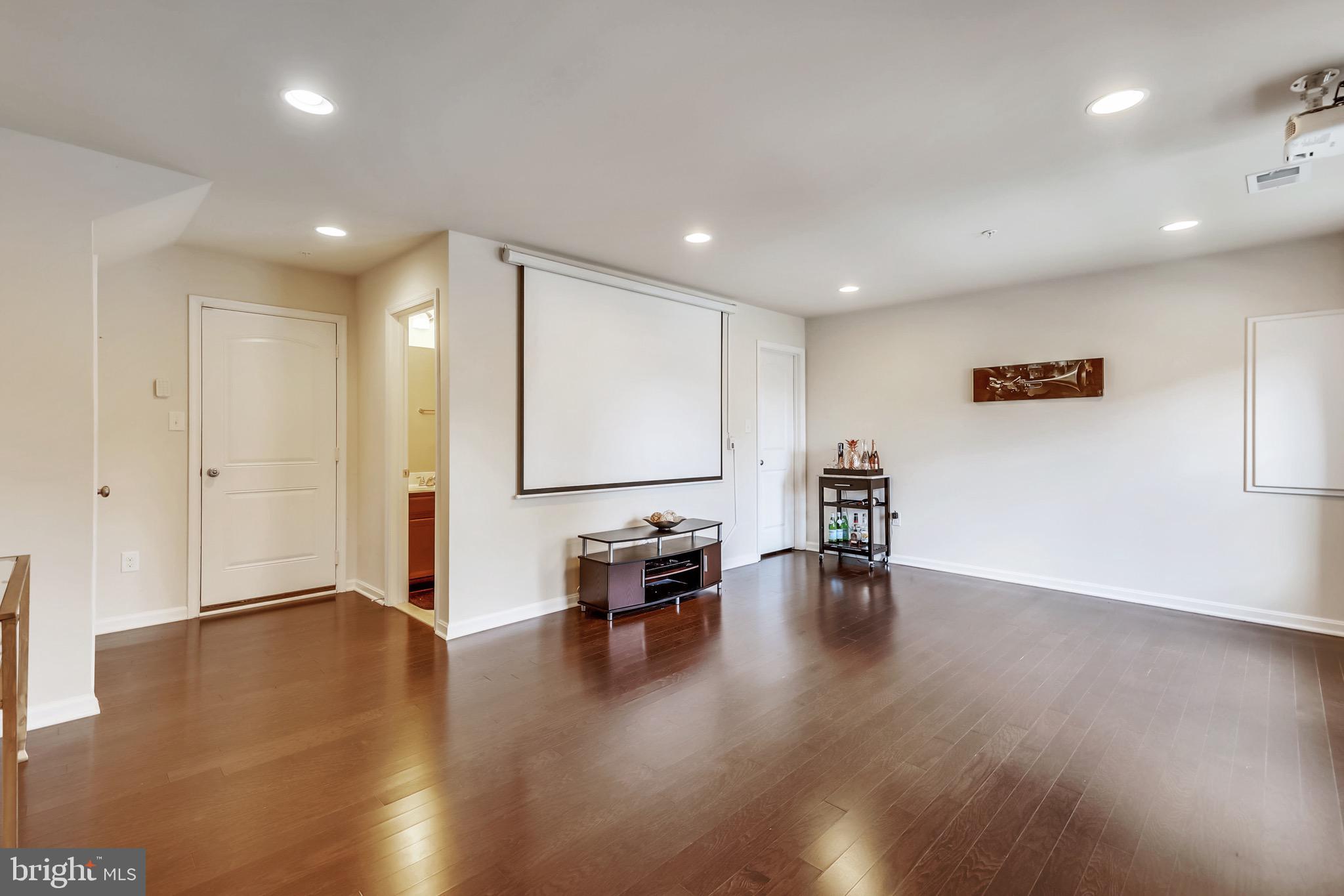 WOODMORE TOWNE CENTRE - Residential