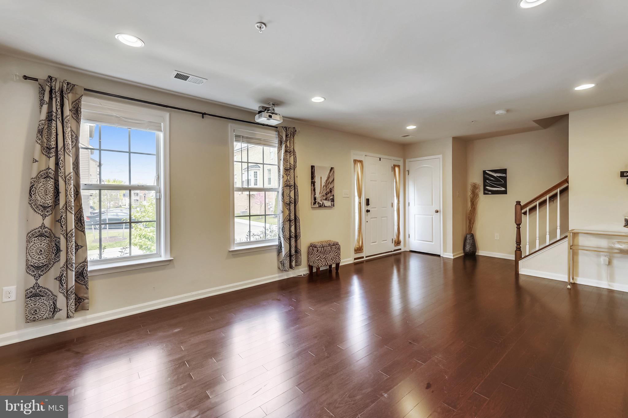 WOODMORE TOWNE CENTRE - Residential