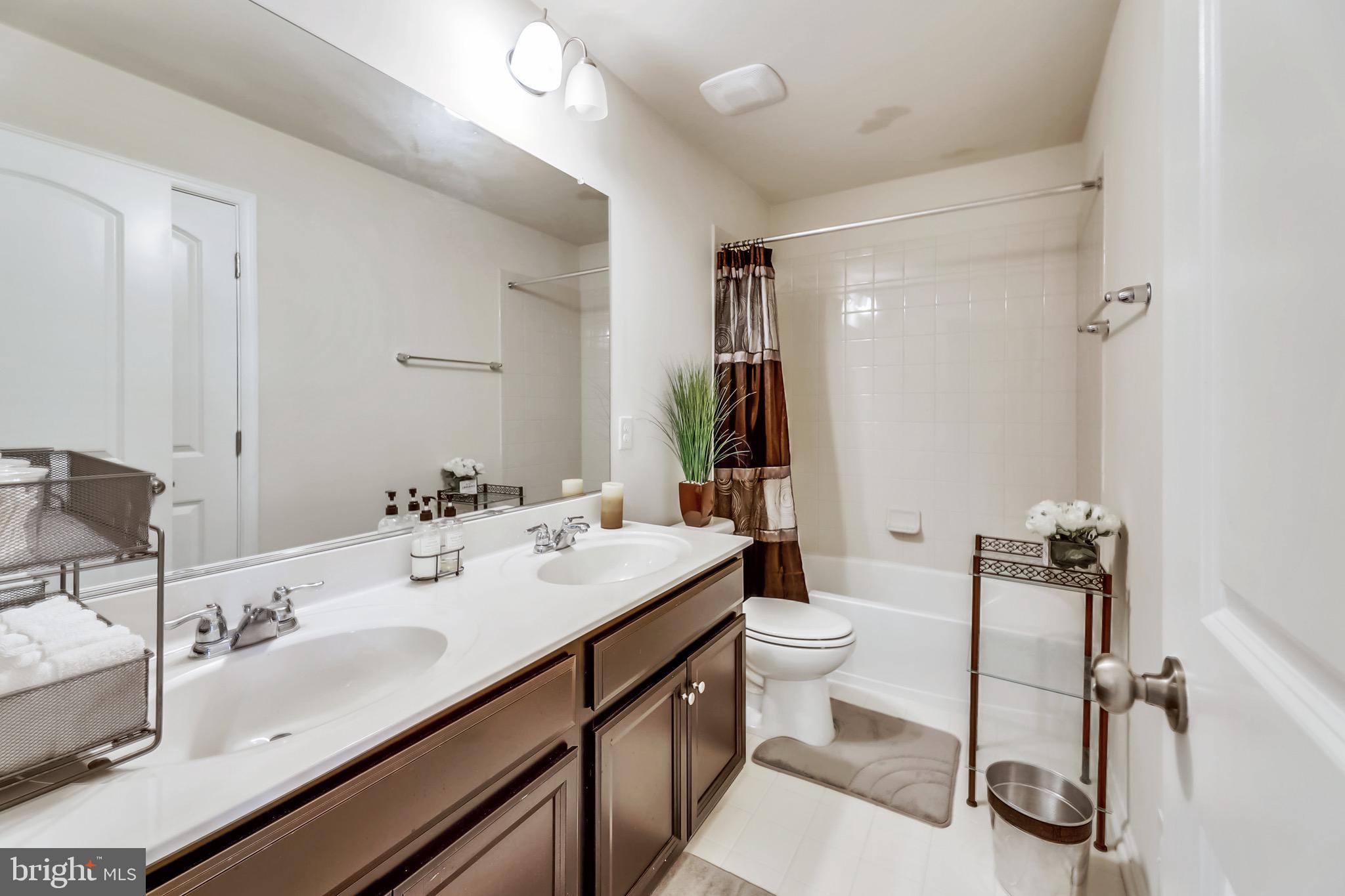 WOODMORE TOWNE CENTRE - Residential