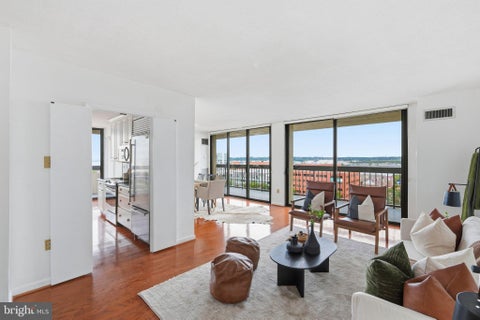 Photo of 400 Madison Street #1008, ALEXANDRIA, VA 22314 (MLS # VAAX2067762)