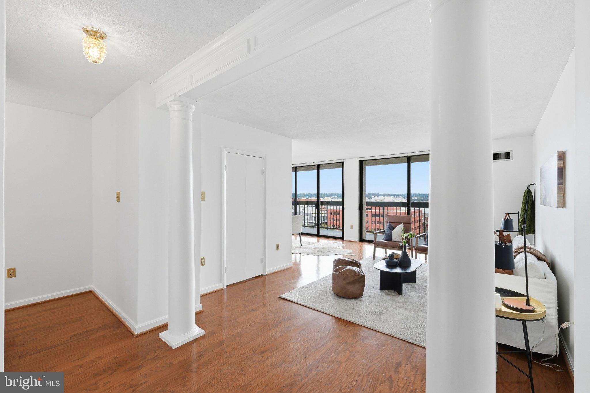 400 MADISON STREET 1008