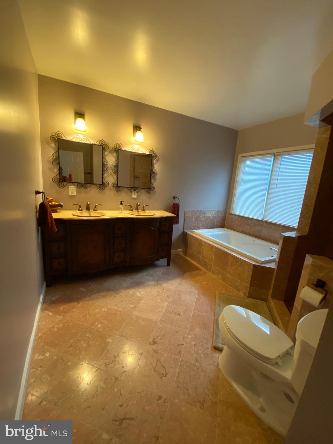 PIMMIT HILLS - Residential Lease