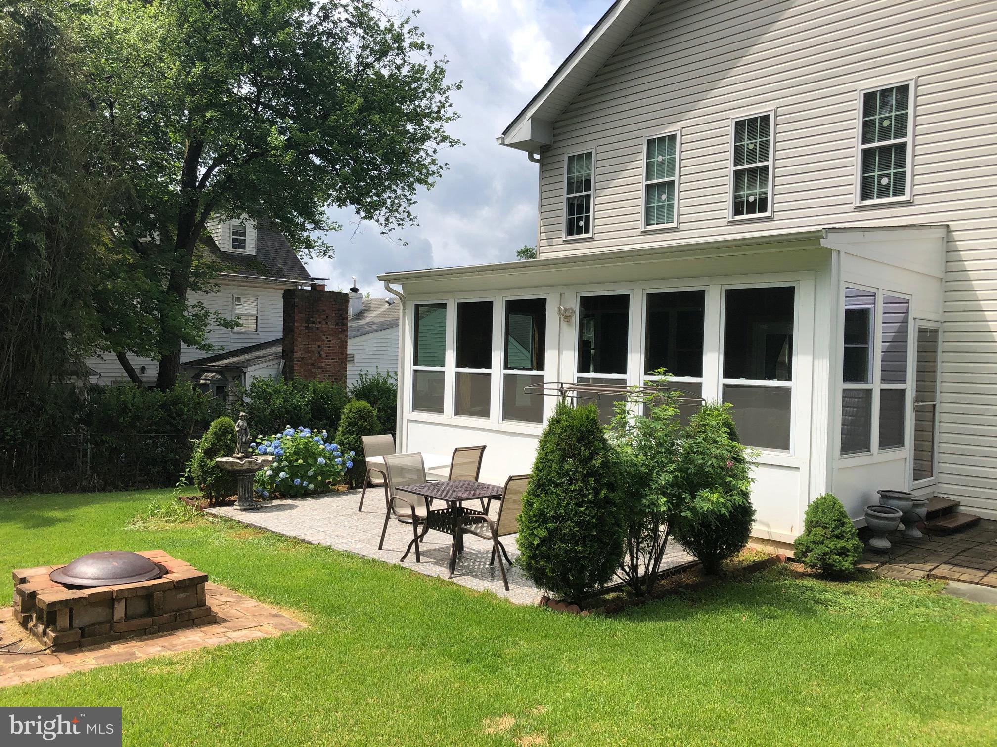 PIMMIT HILLS - Residential Lease