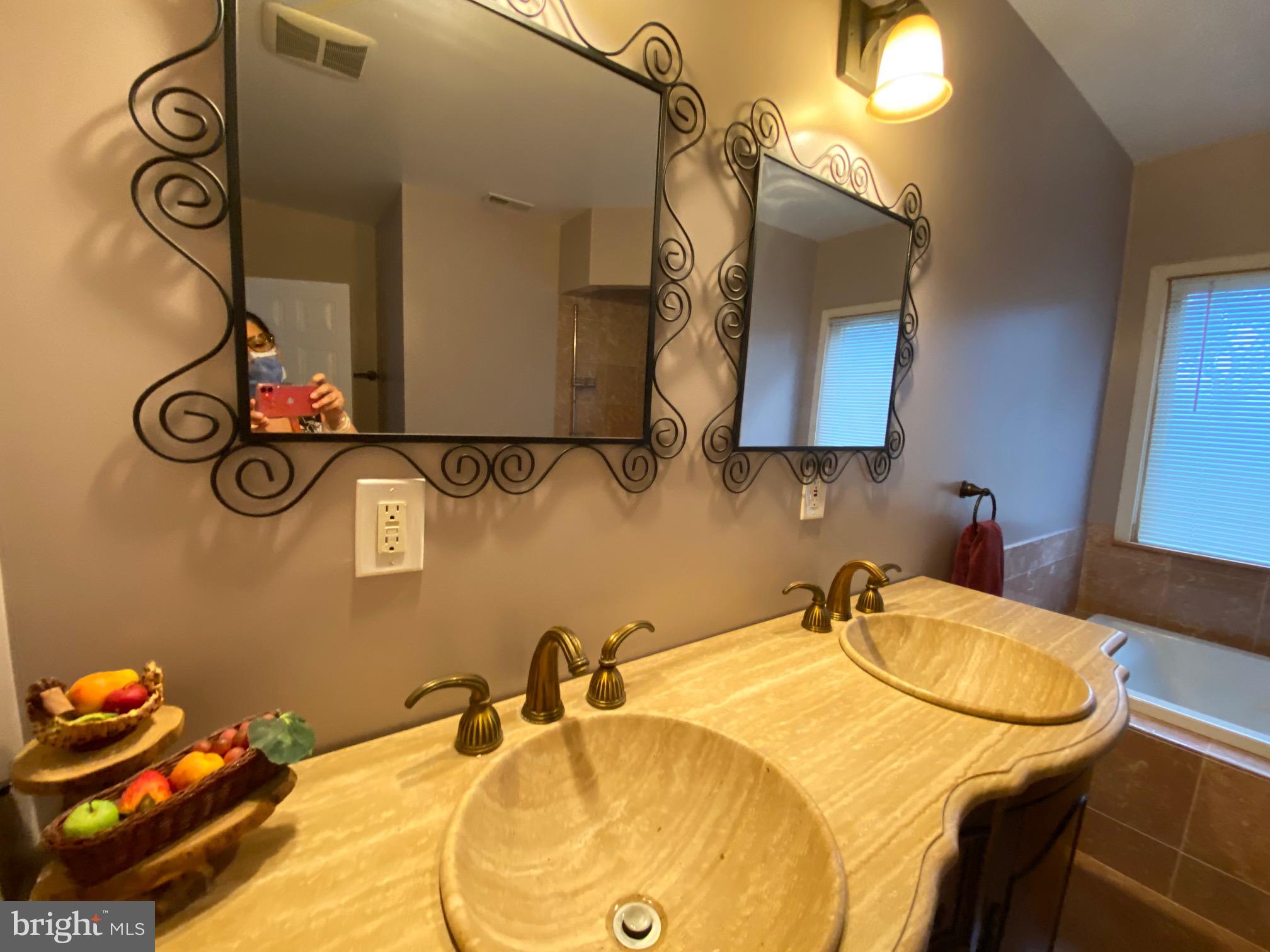 PIMMIT HILLS - Residential Lease