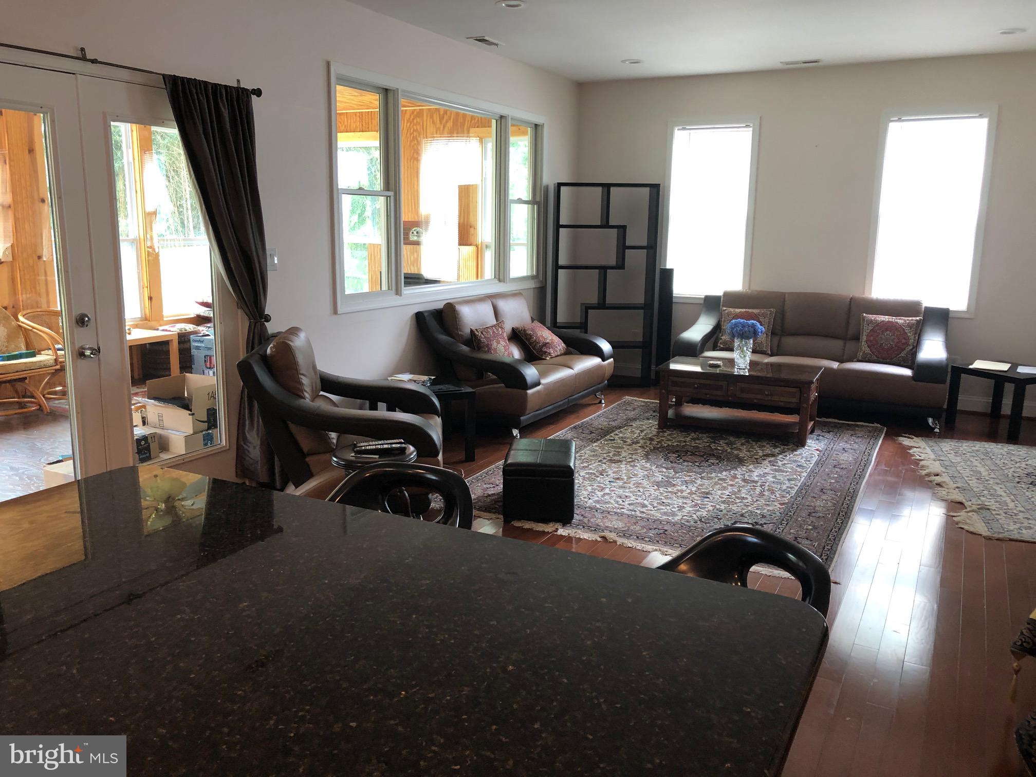 PIMMIT HILLS - Residential Lease