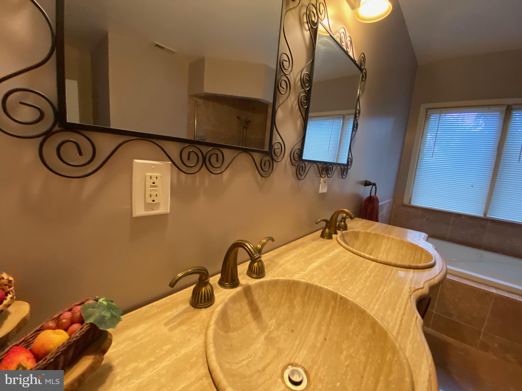 PIMMIT HILLS - Residential Lease