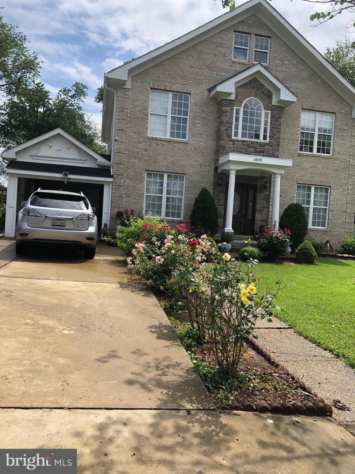 PIMMIT HILLS - Residential Lease