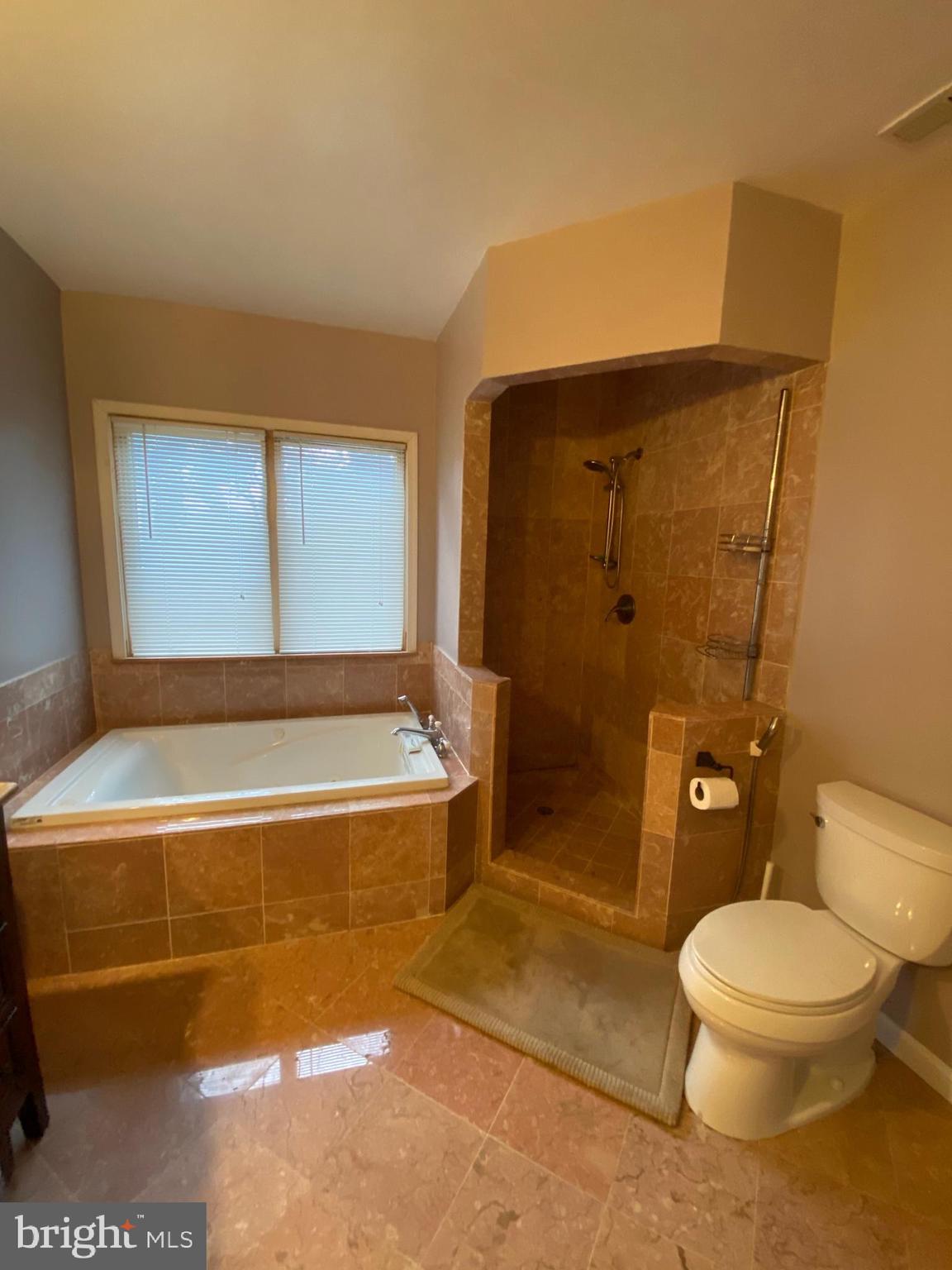 PIMMIT HILLS - Residential Lease