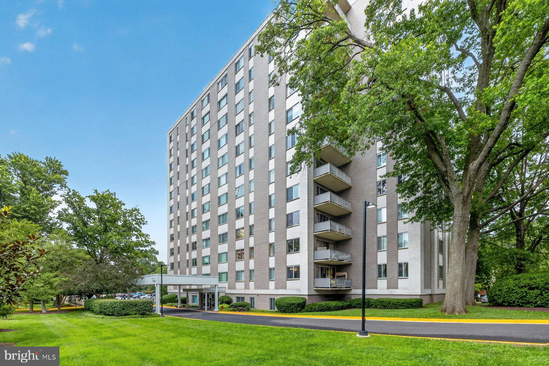 8315 N Brook Lane Unit 2-1004