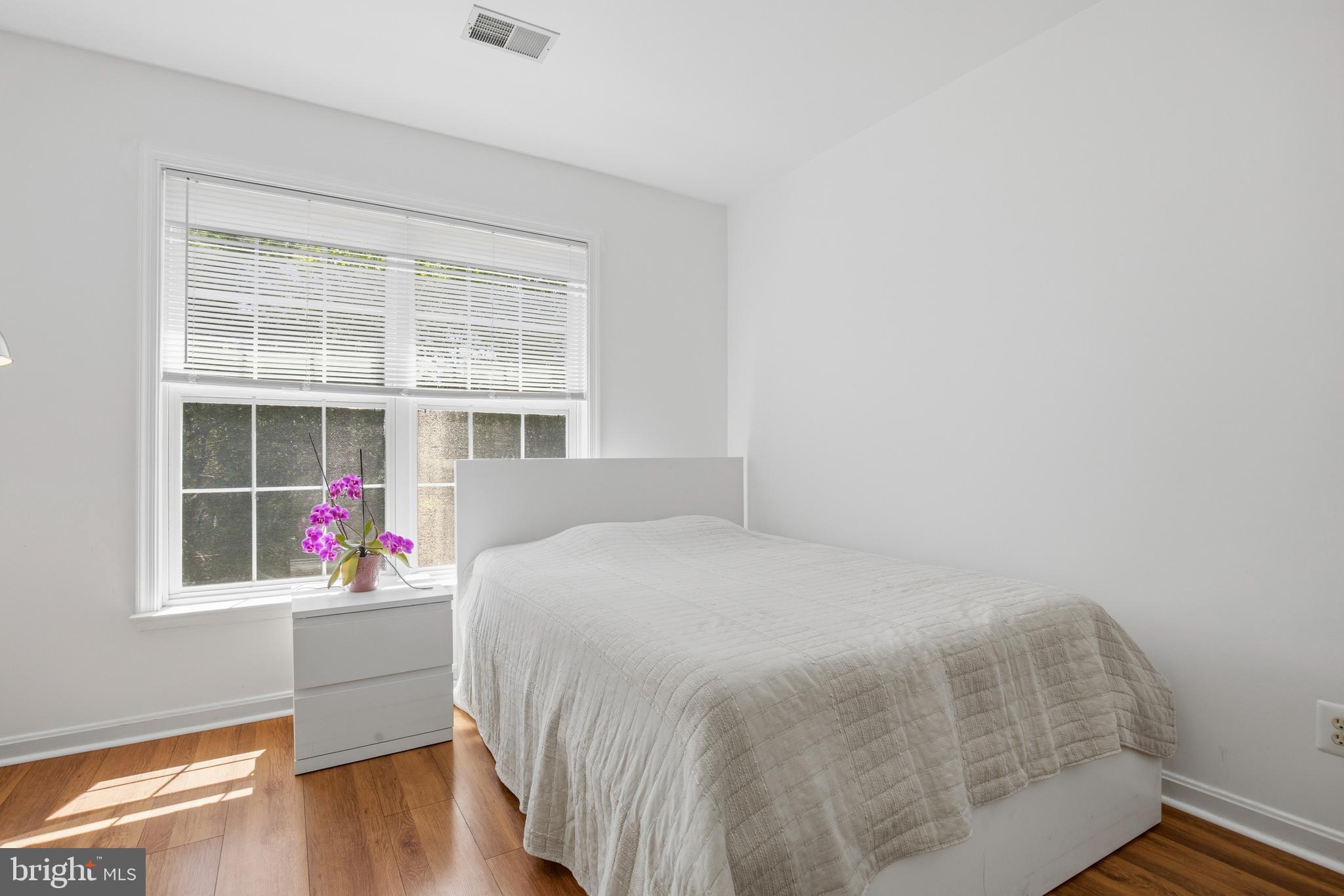 TOWNES AT MANCHESTER PARK - Residential