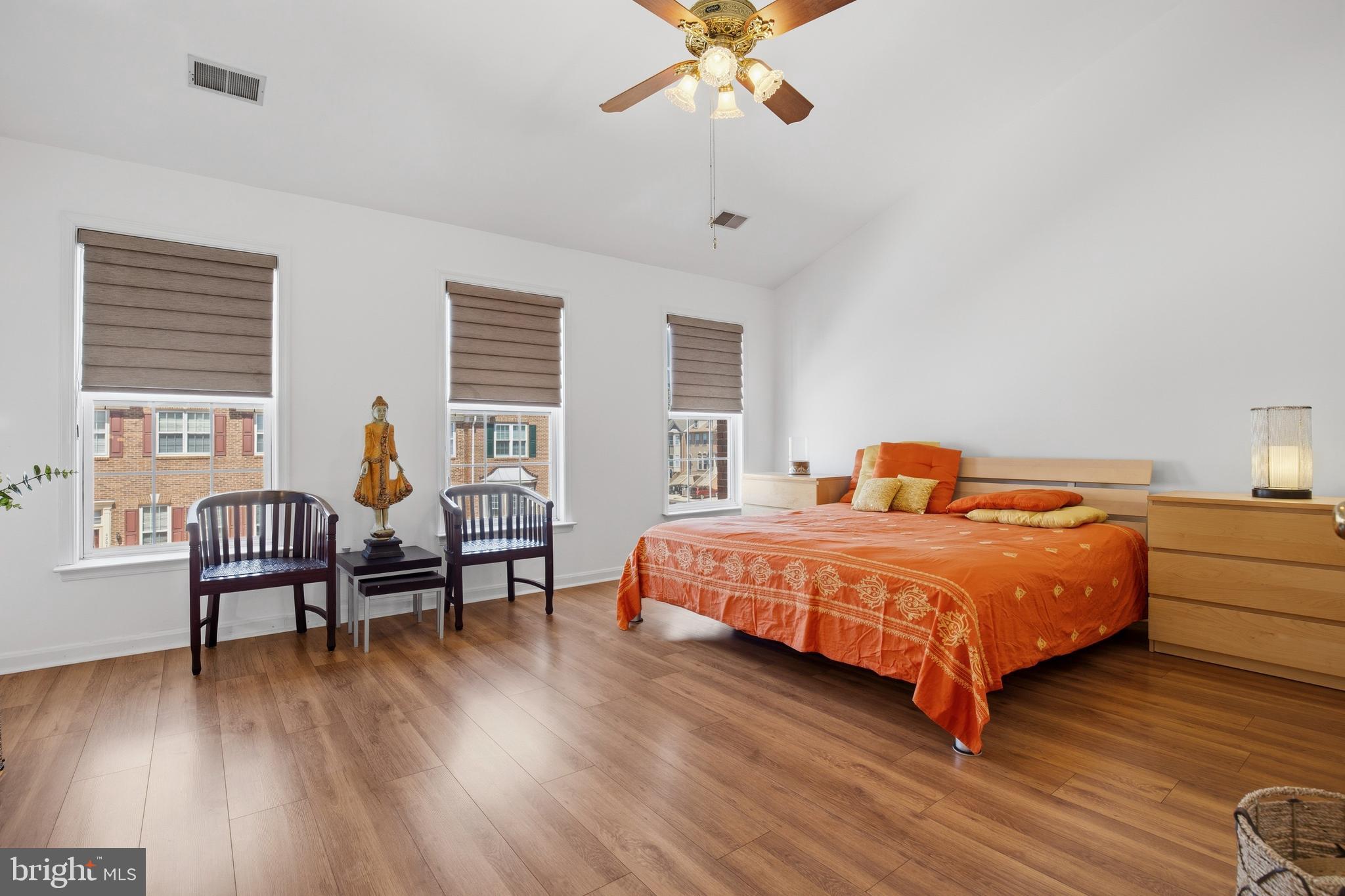 TOWNES AT MANCHESTER PARK - Residential