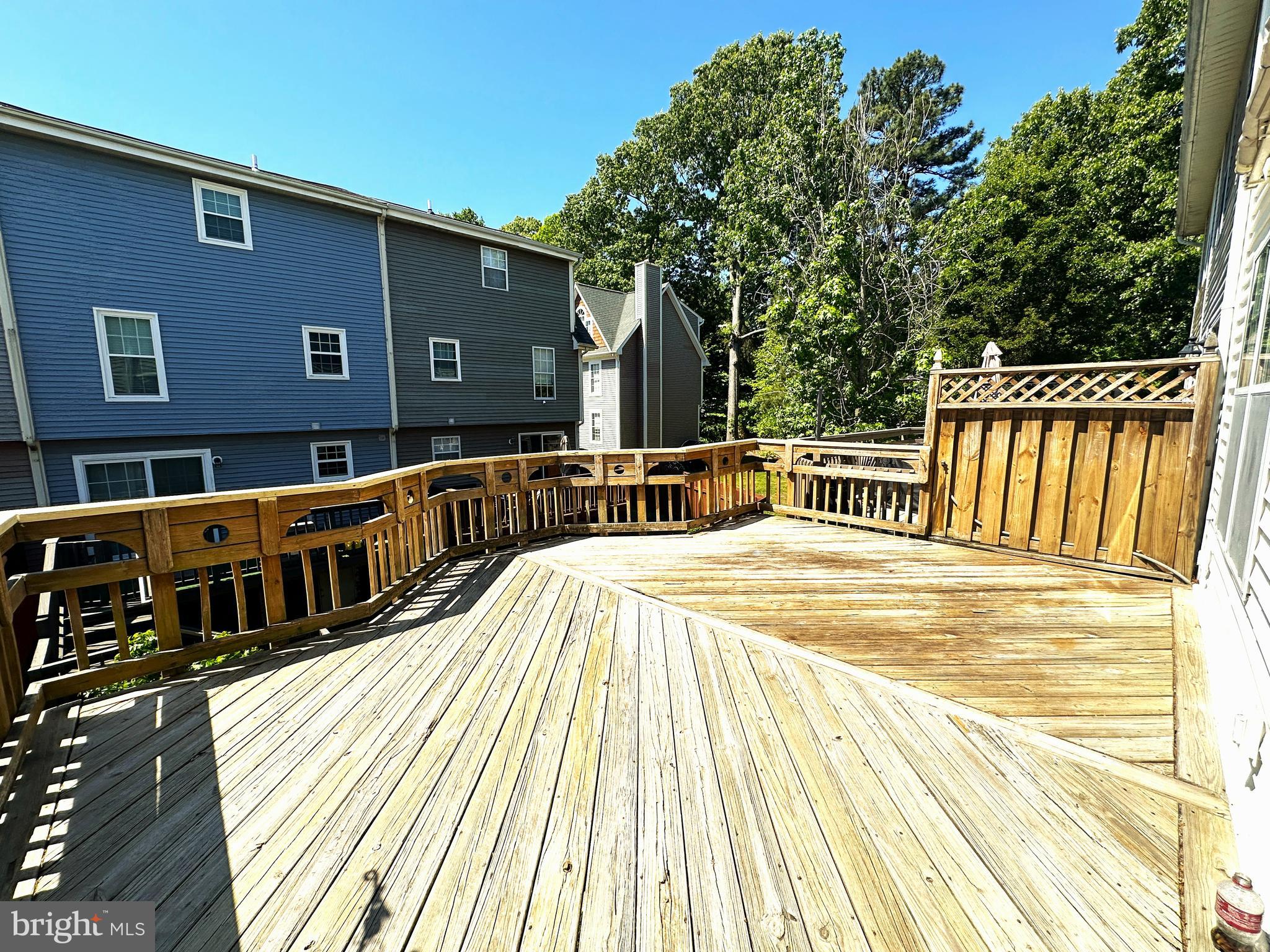 BURNT OAKS - Residential