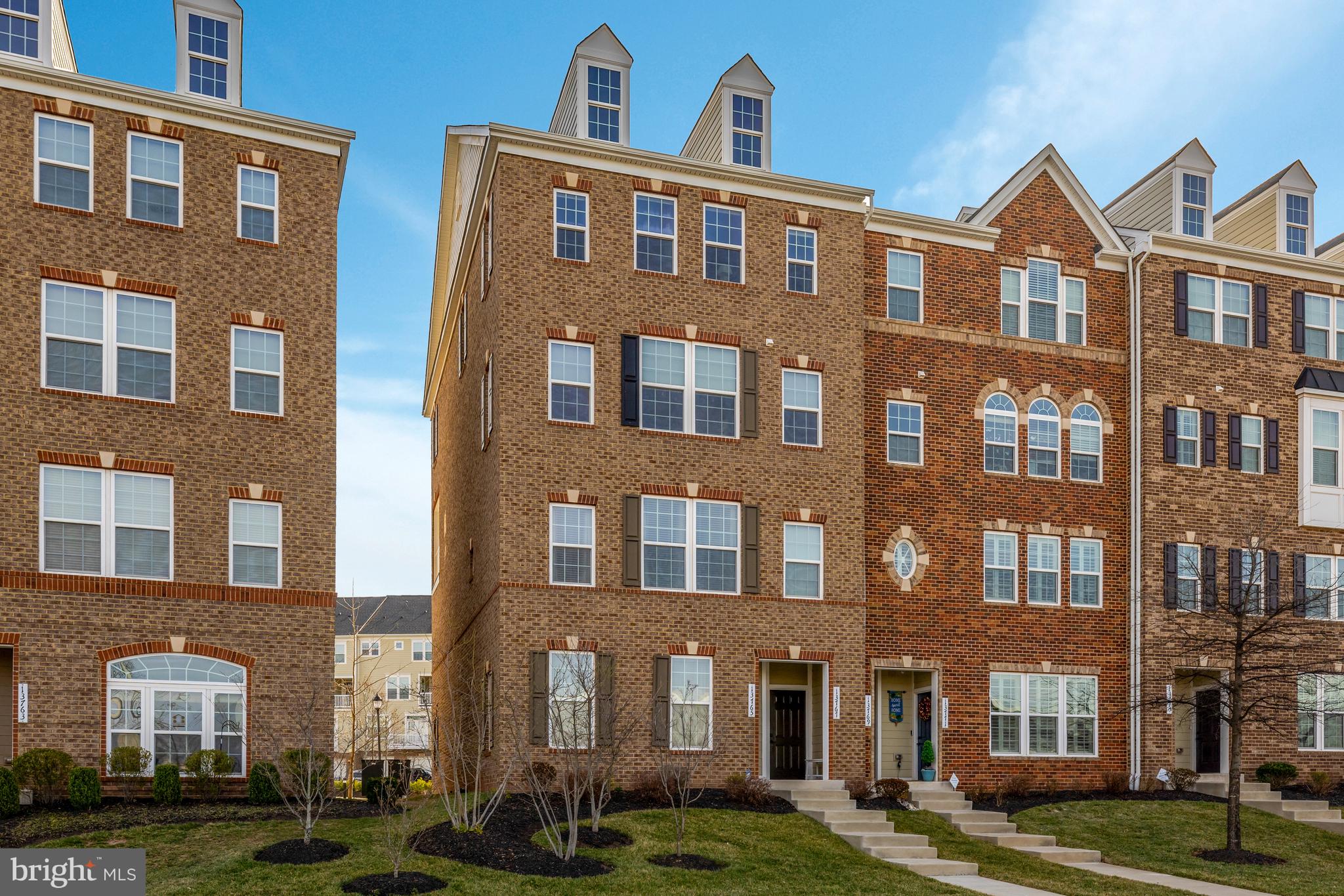 DISCOVERY SQUARE - Residential