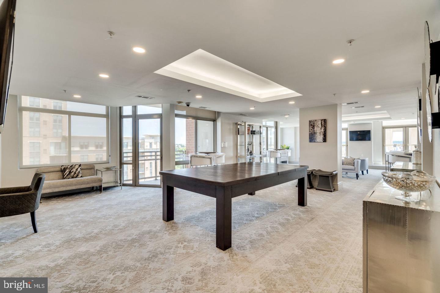 ECLIPSE ON CENTER PARK - Residential