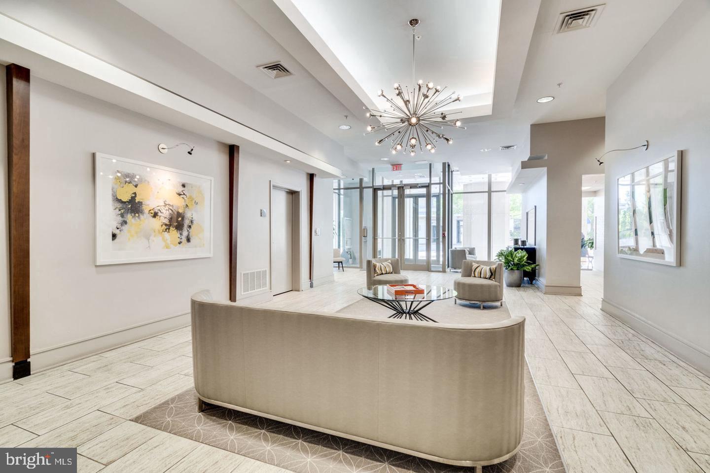 ECLIPSE ON CENTER PARK - Residential