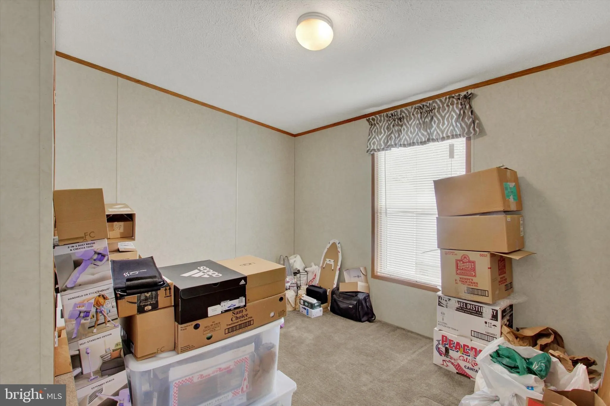 New Oxford, Pennsylvania 17350, United States, 3 Bedrooms Bedrooms, ,2 BathroomsBathrooms,Residential,Active,242403