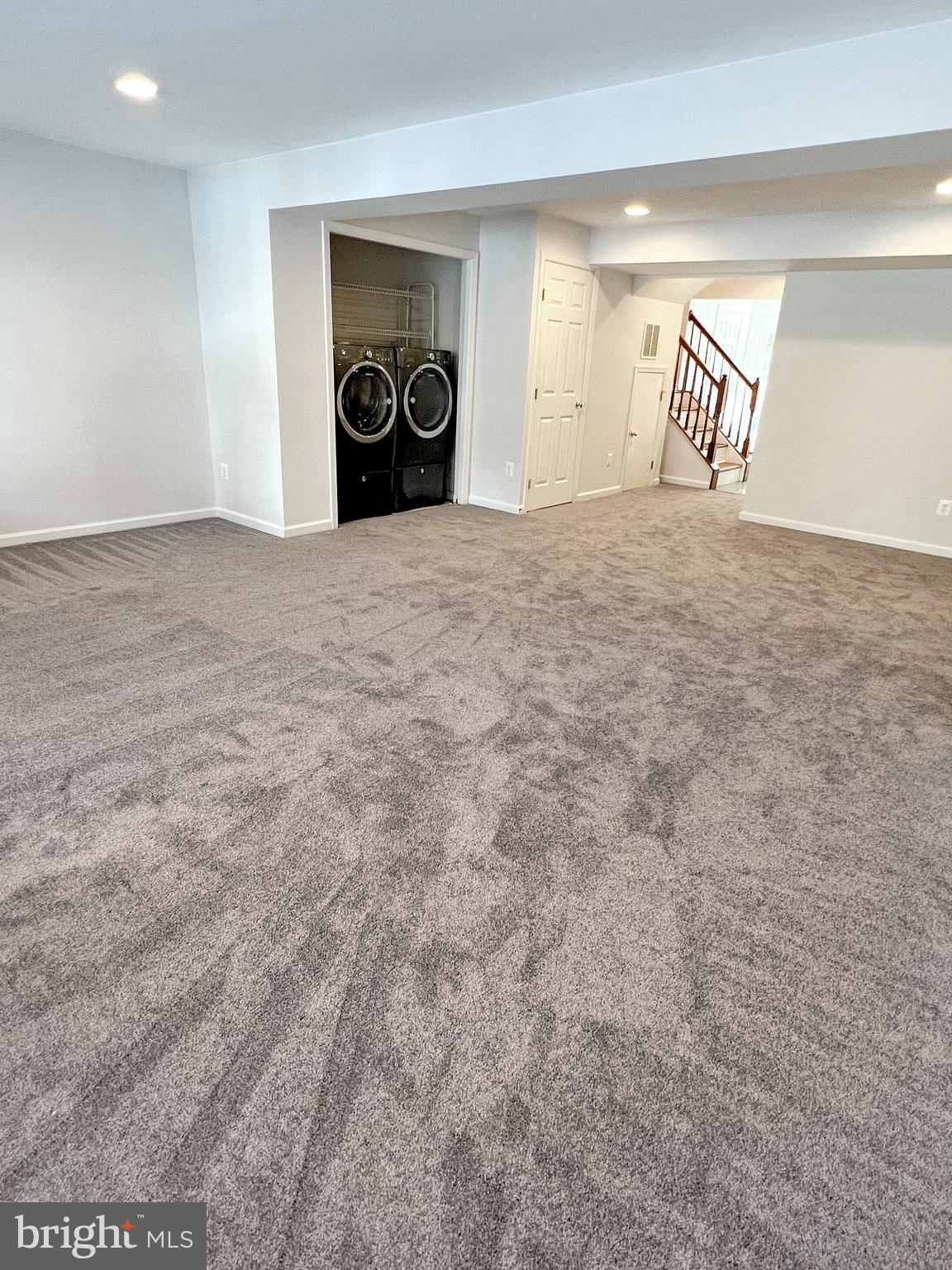 LAKELAND PLACE - Residential