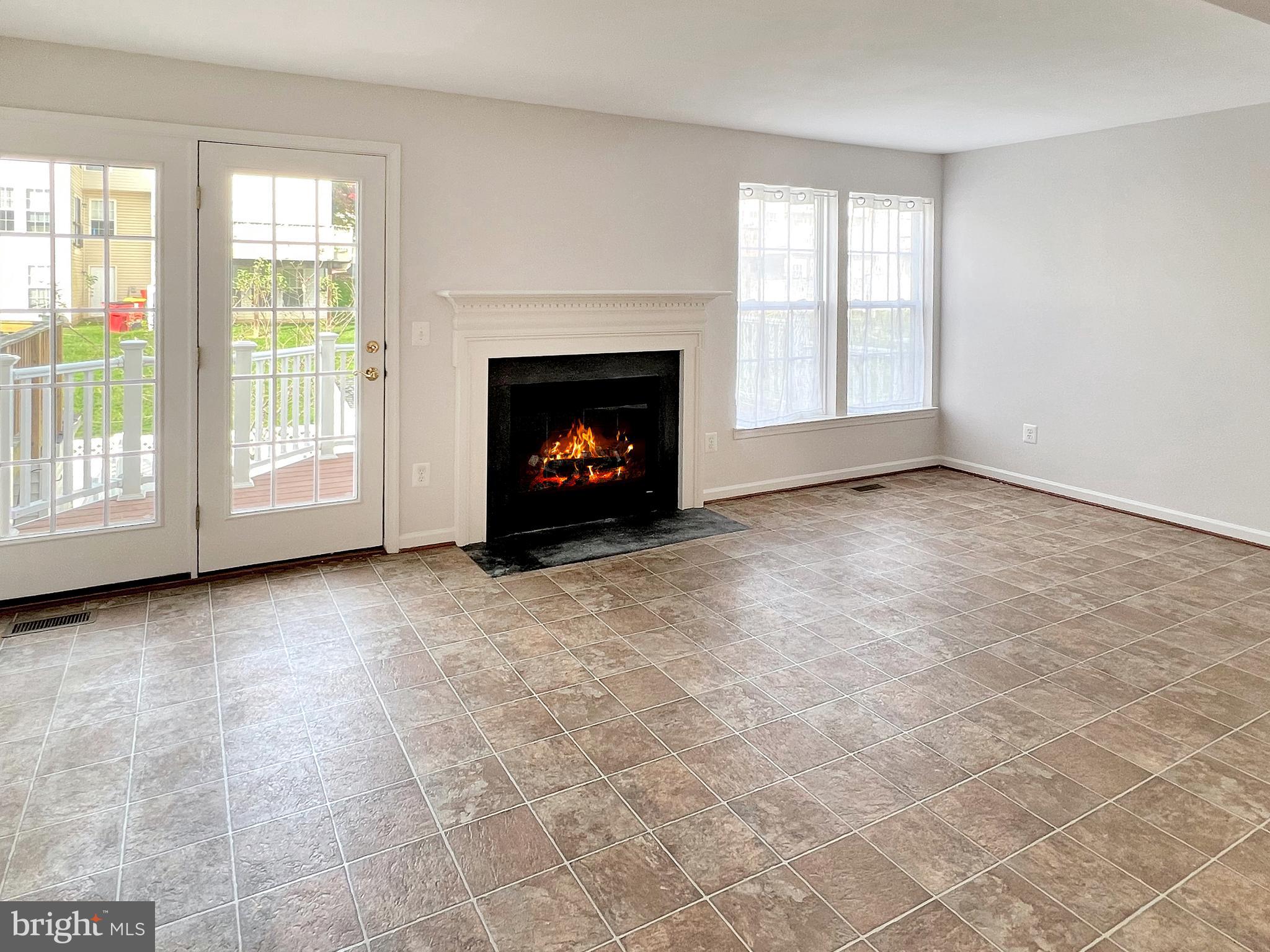 LAKELAND PLACE - Residential