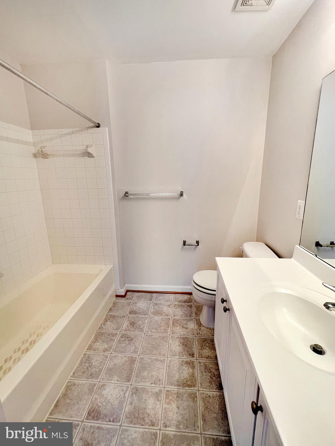 LAKELAND PLACE - Residential