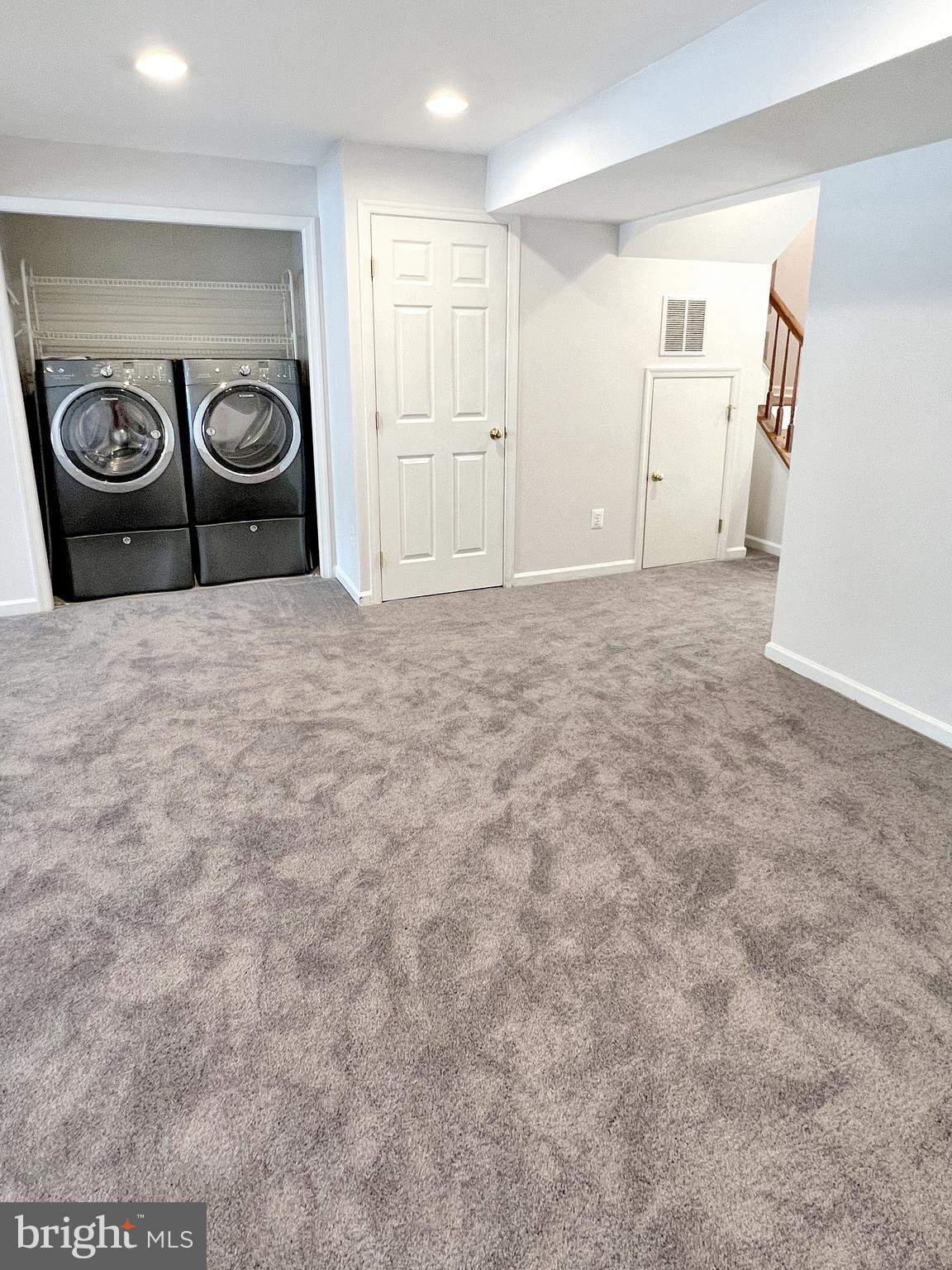 LAKELAND PLACE - Residential