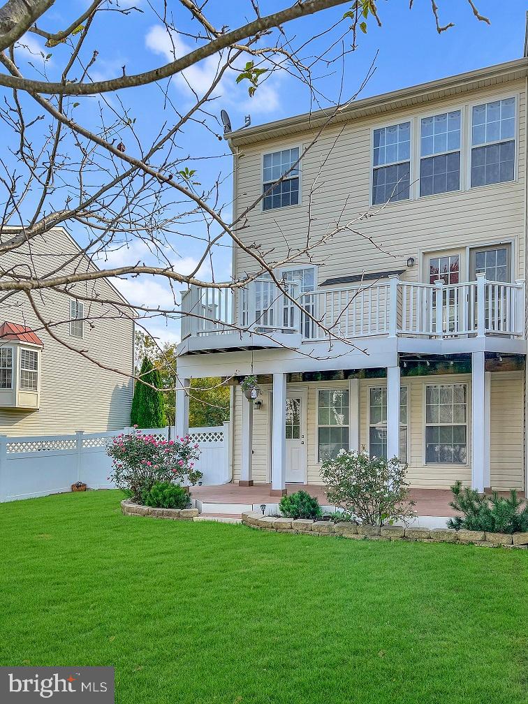 LAKELAND PLACE - Residential