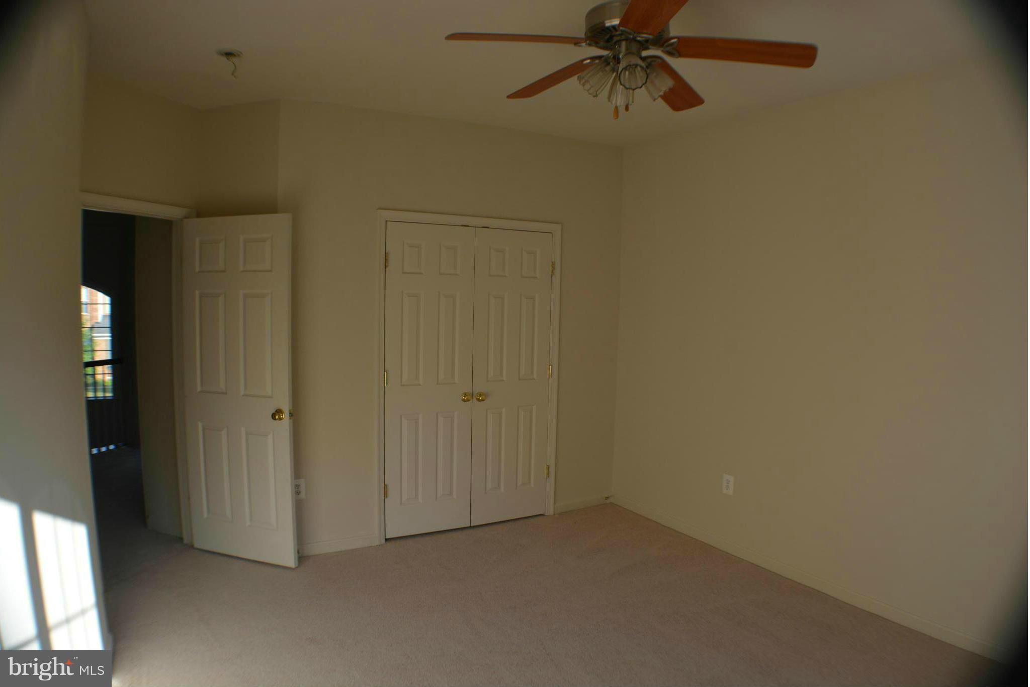 BROAD RUN OAKS - Residential Lease