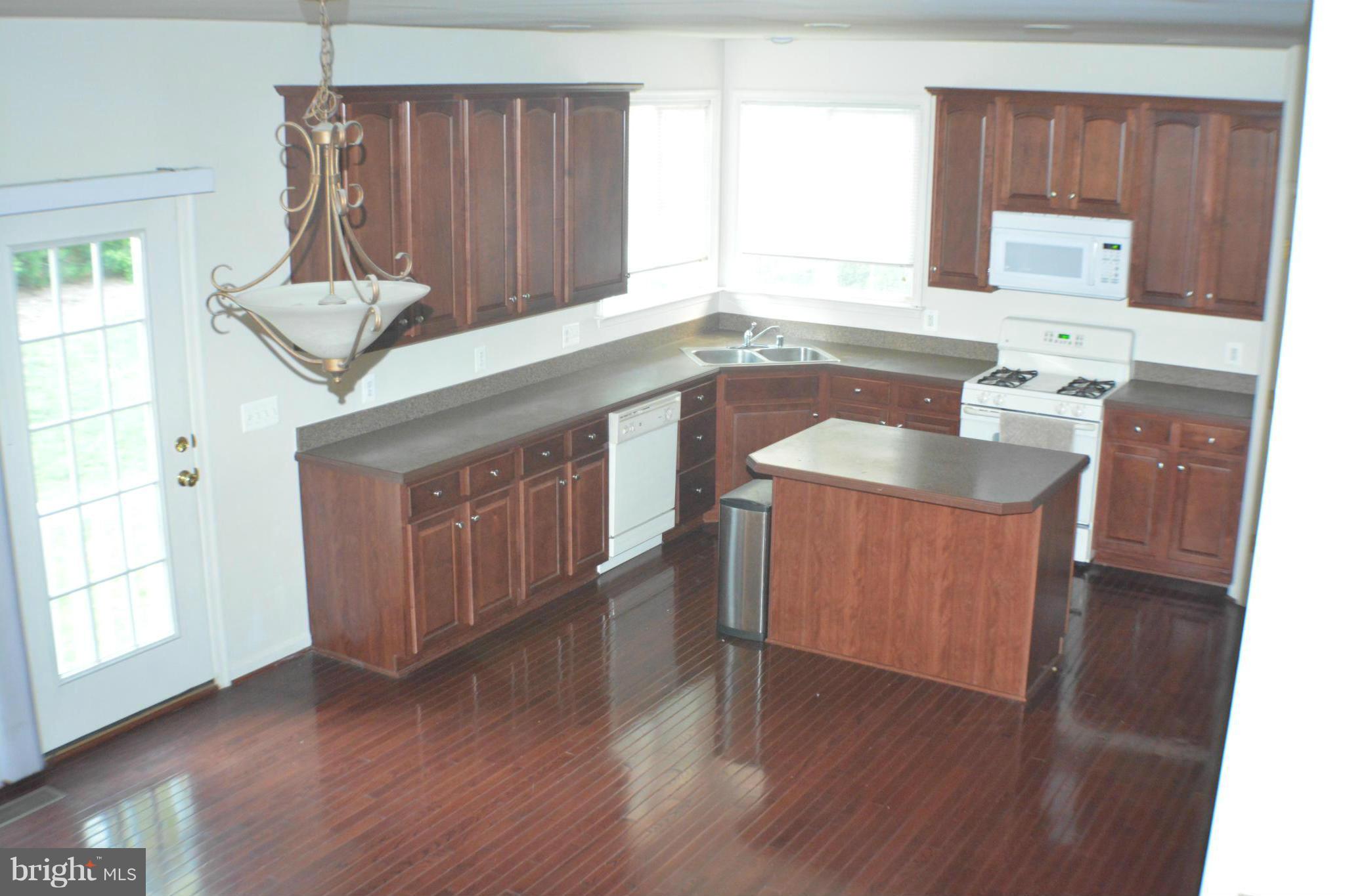 BROAD RUN OAKS - Residential Lease