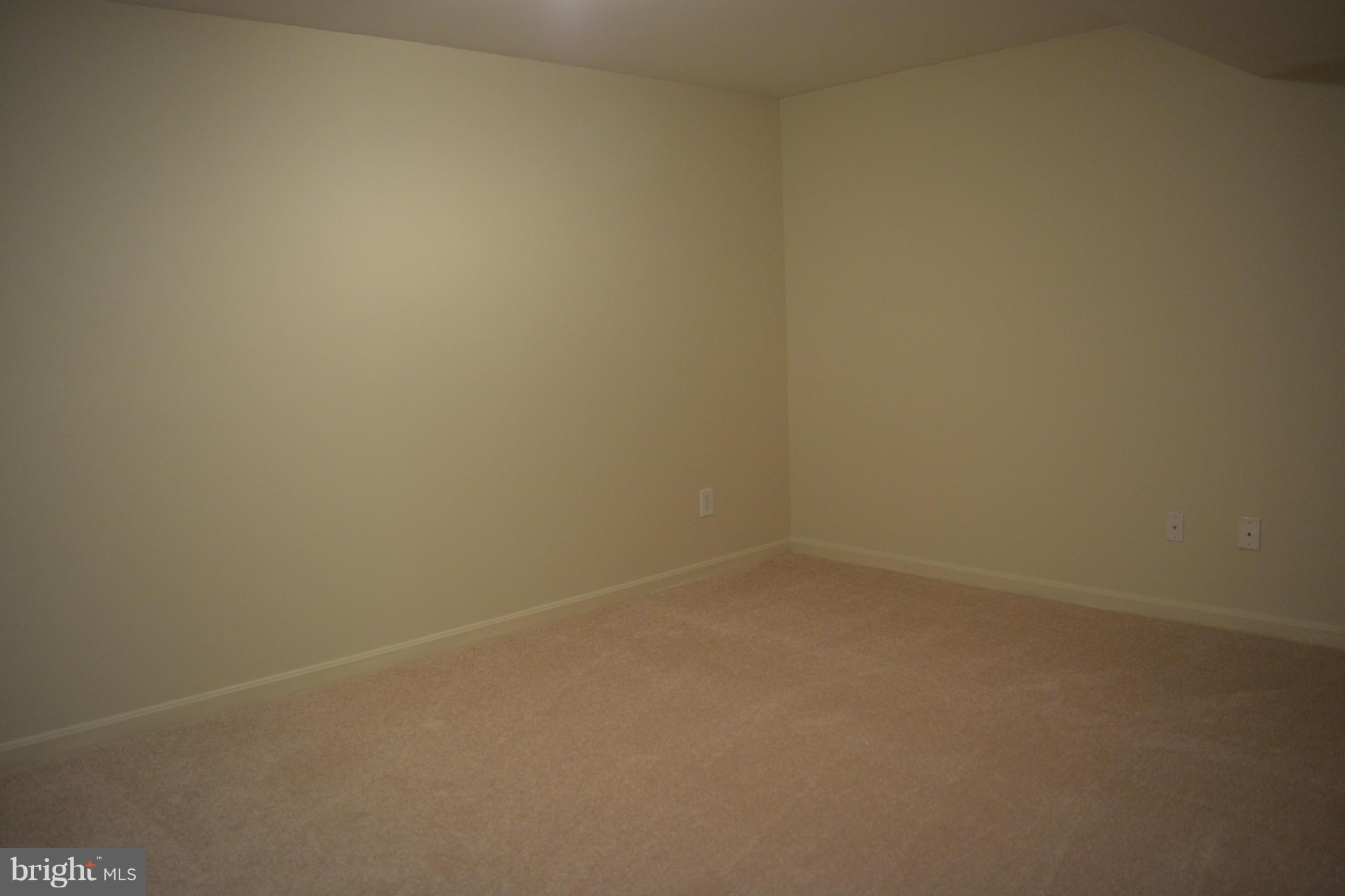 BROAD RUN OAKS - Residential Lease