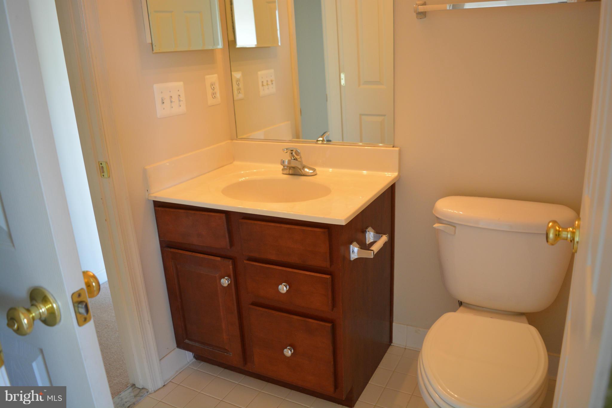 BROAD RUN OAKS - Residential Lease