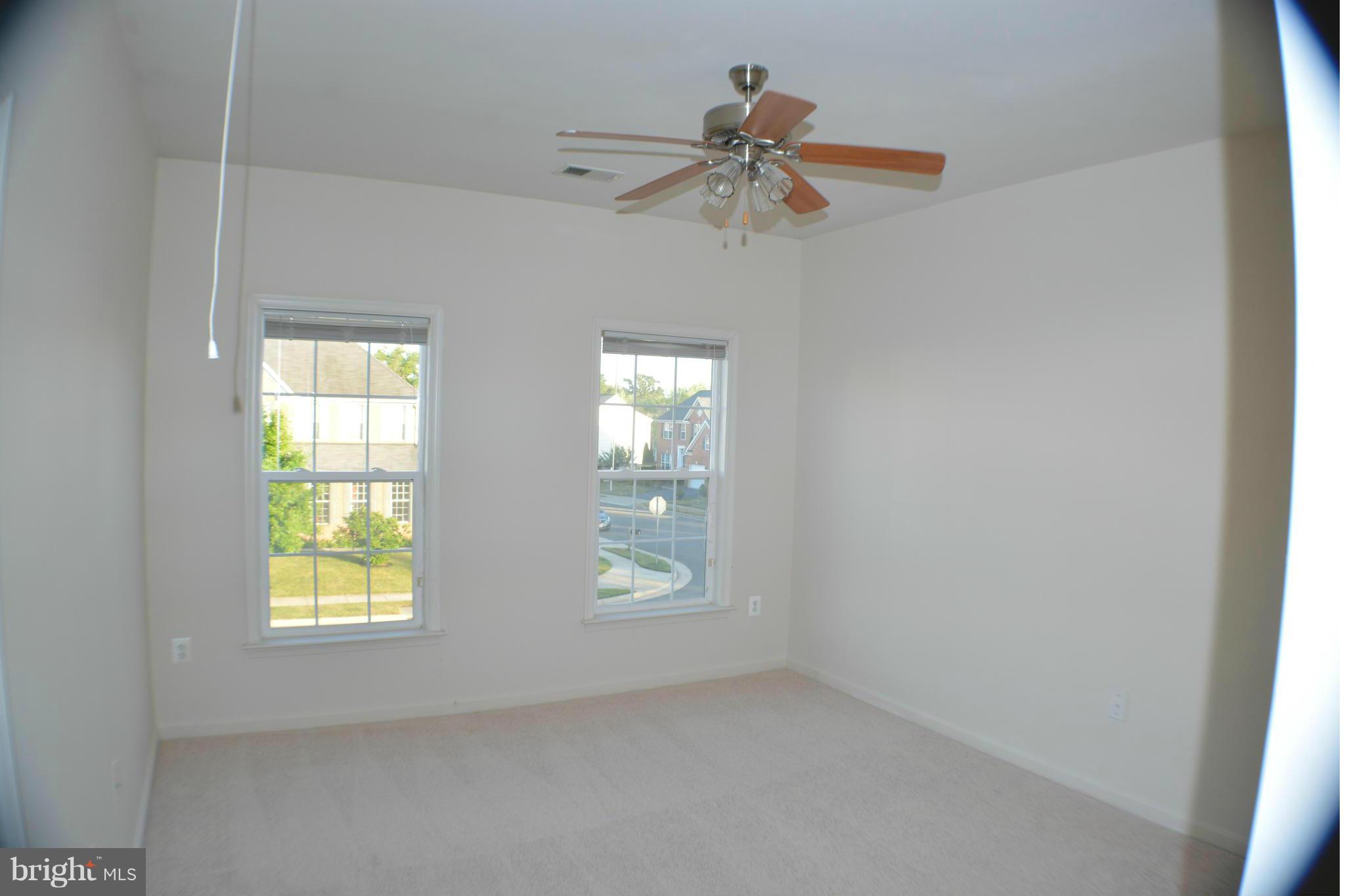 BROAD RUN OAKS - Residential Lease