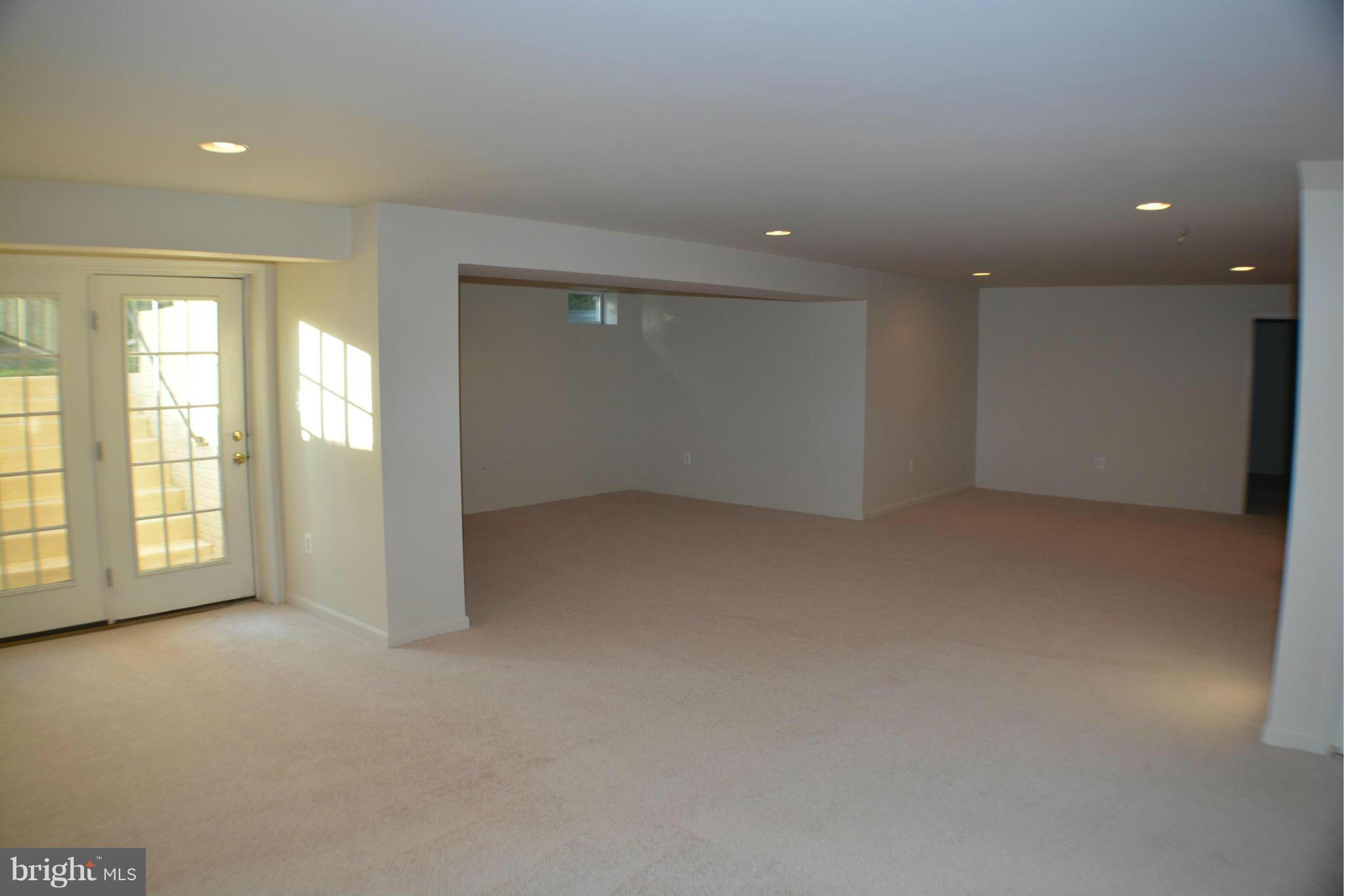 BROAD RUN OAKS - Residential Lease