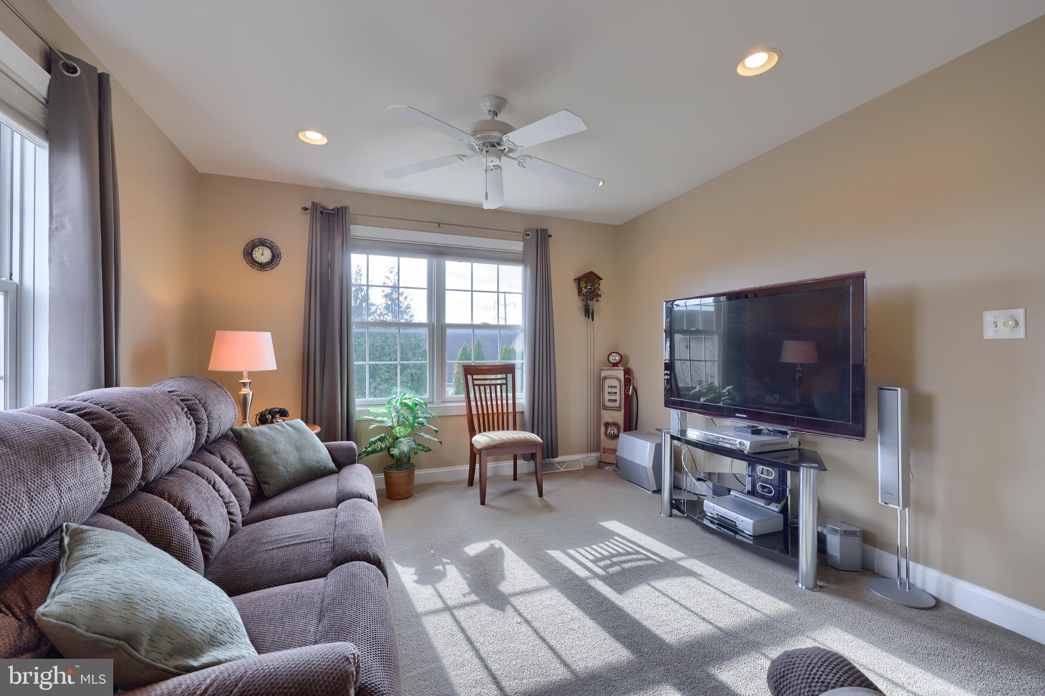 CEDAR HOLLOW - Residential