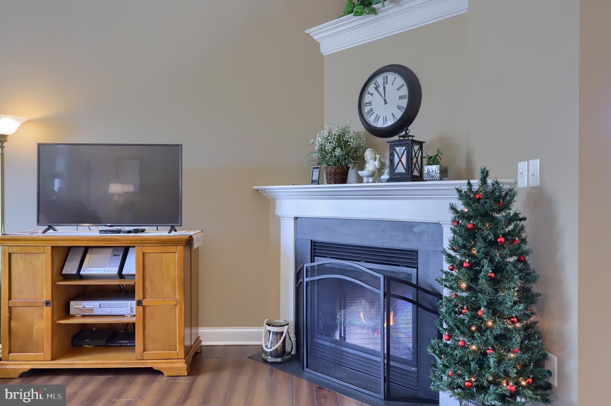 CEDAR HOLLOW - Residential