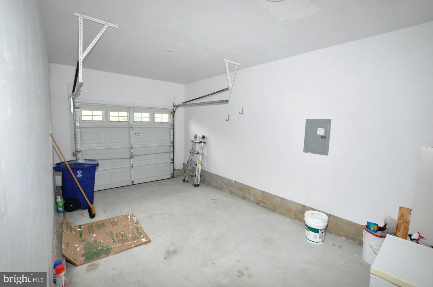 328 HELEN DRIVE