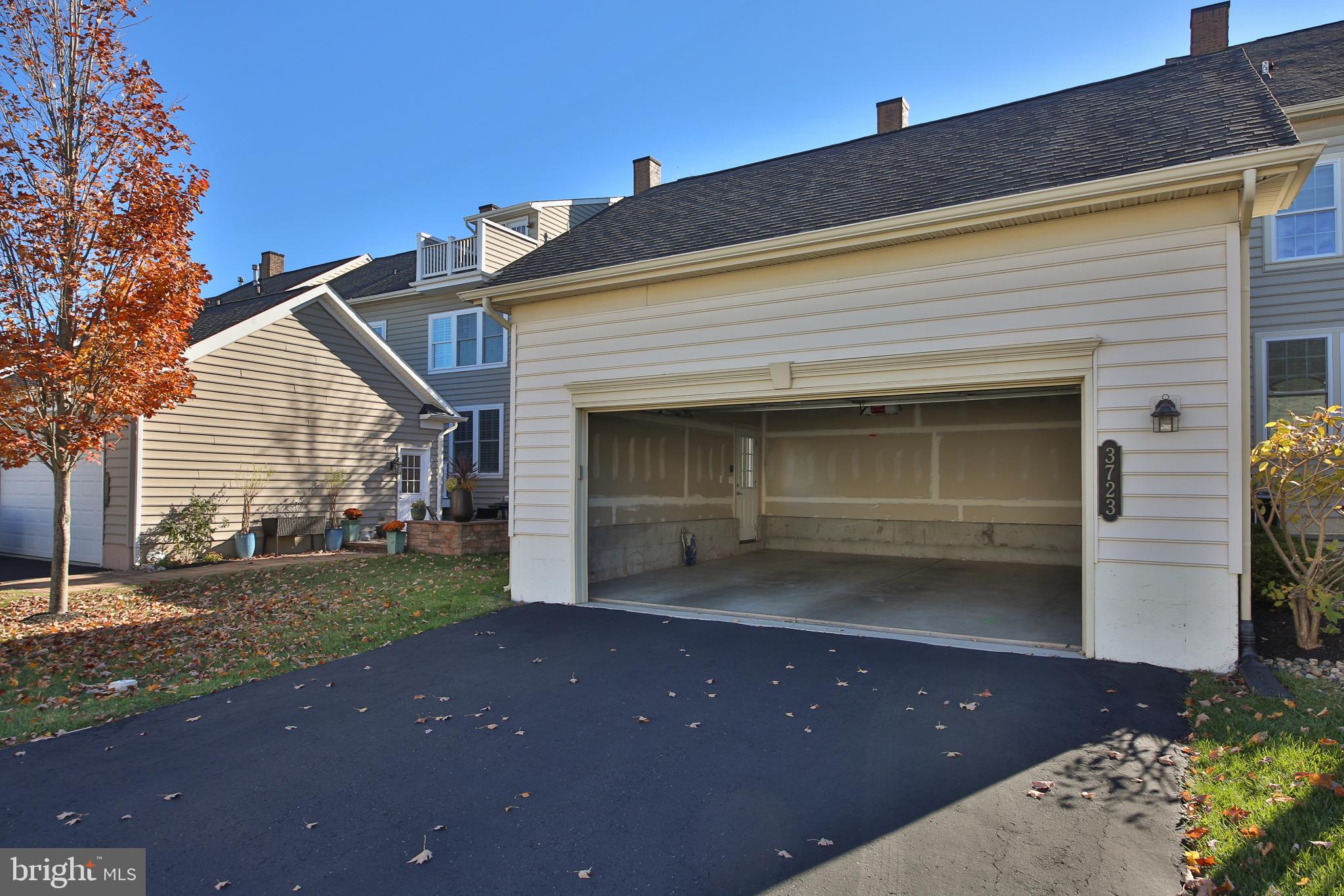 OVERLOOK AT CARRIAGE - Residential