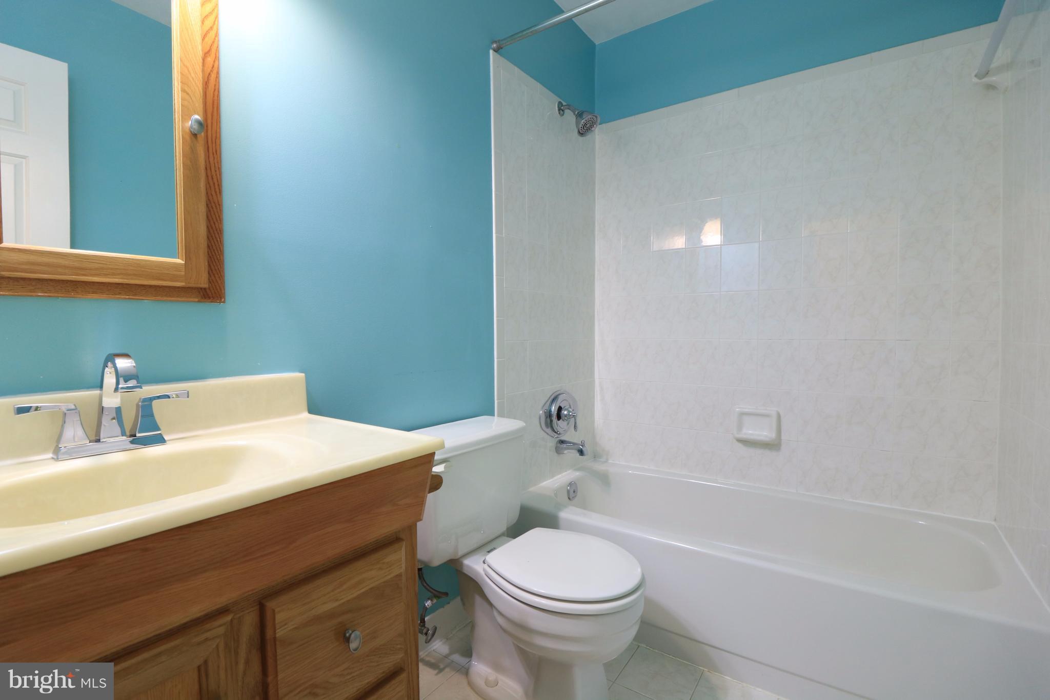 LAKESHORE - Residential Lease