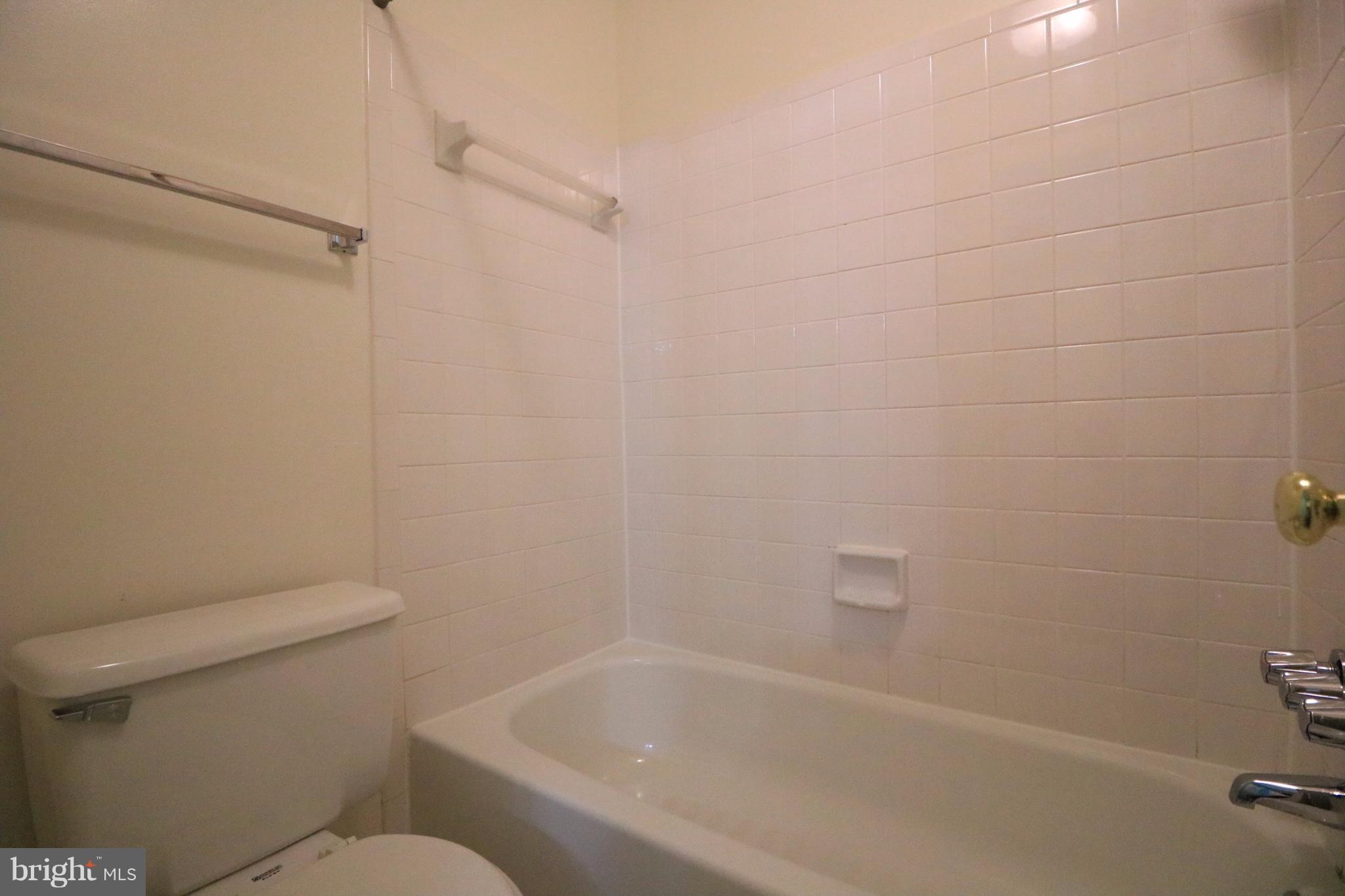 LAKESHORE - Residential Lease