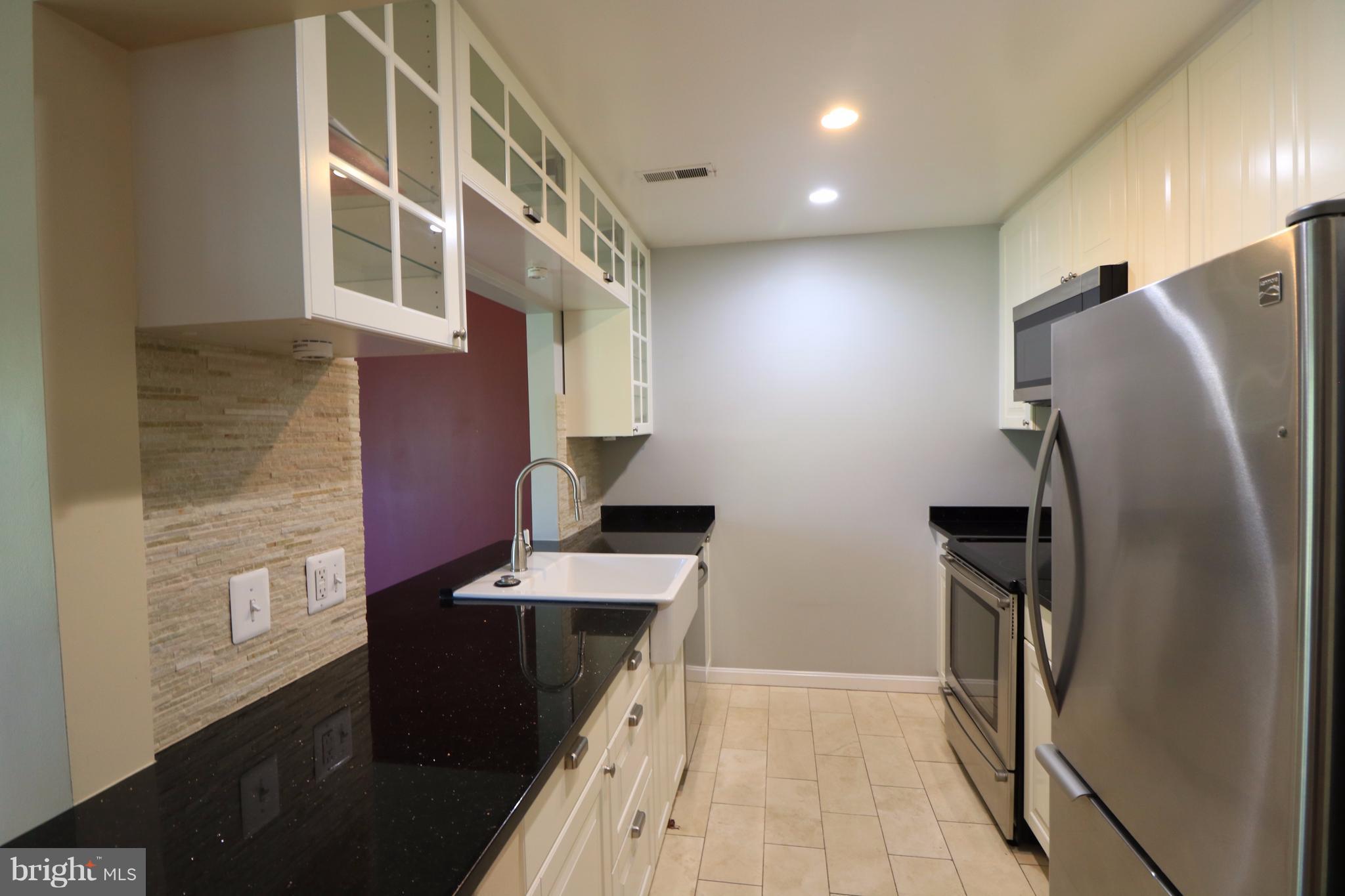 LAKESHORE - Residential Lease