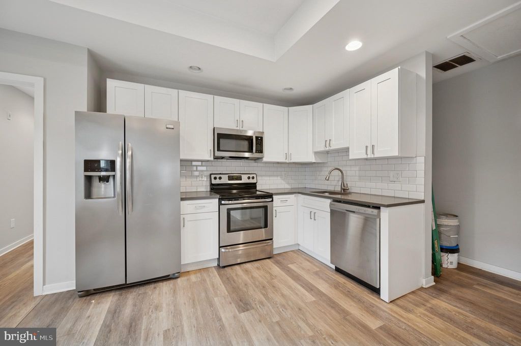 Photo of 501 W Girard Avenue #3, PHILADELPHIA, PA 19122 (MLS # PAPH2579970)