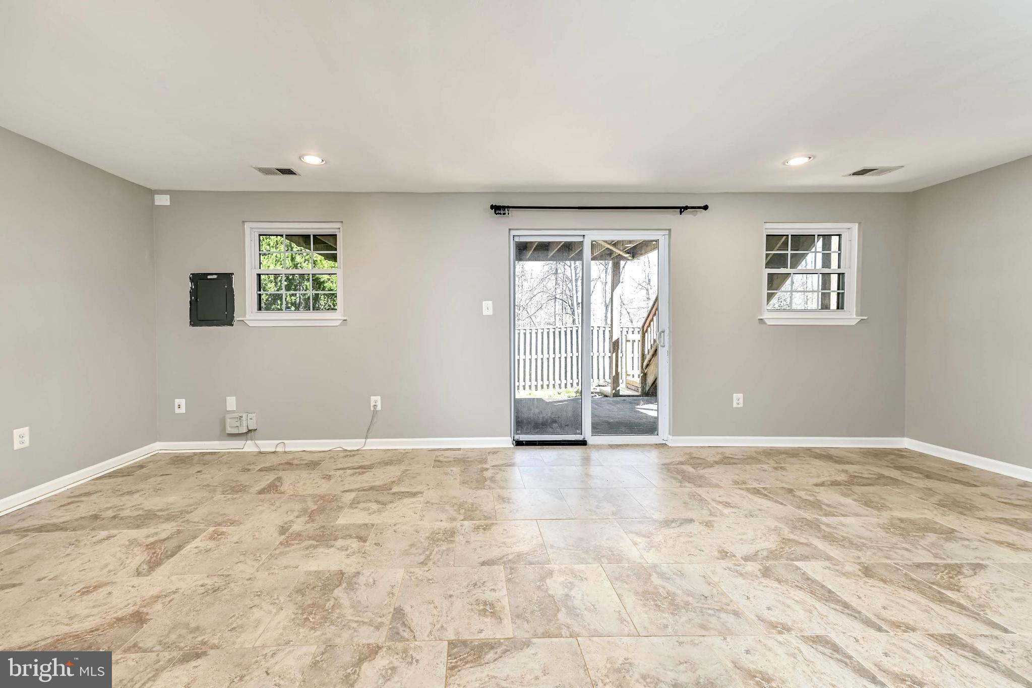 COUNTRYSIDE - Residential