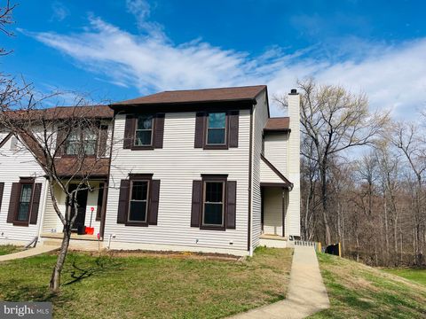 Photo of 36 Aldridge Court, STERLING, VA 20165 (MLS # VALO2118454)