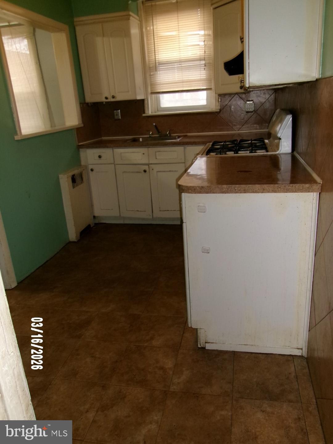 OXFORD CIRCLE - Residential