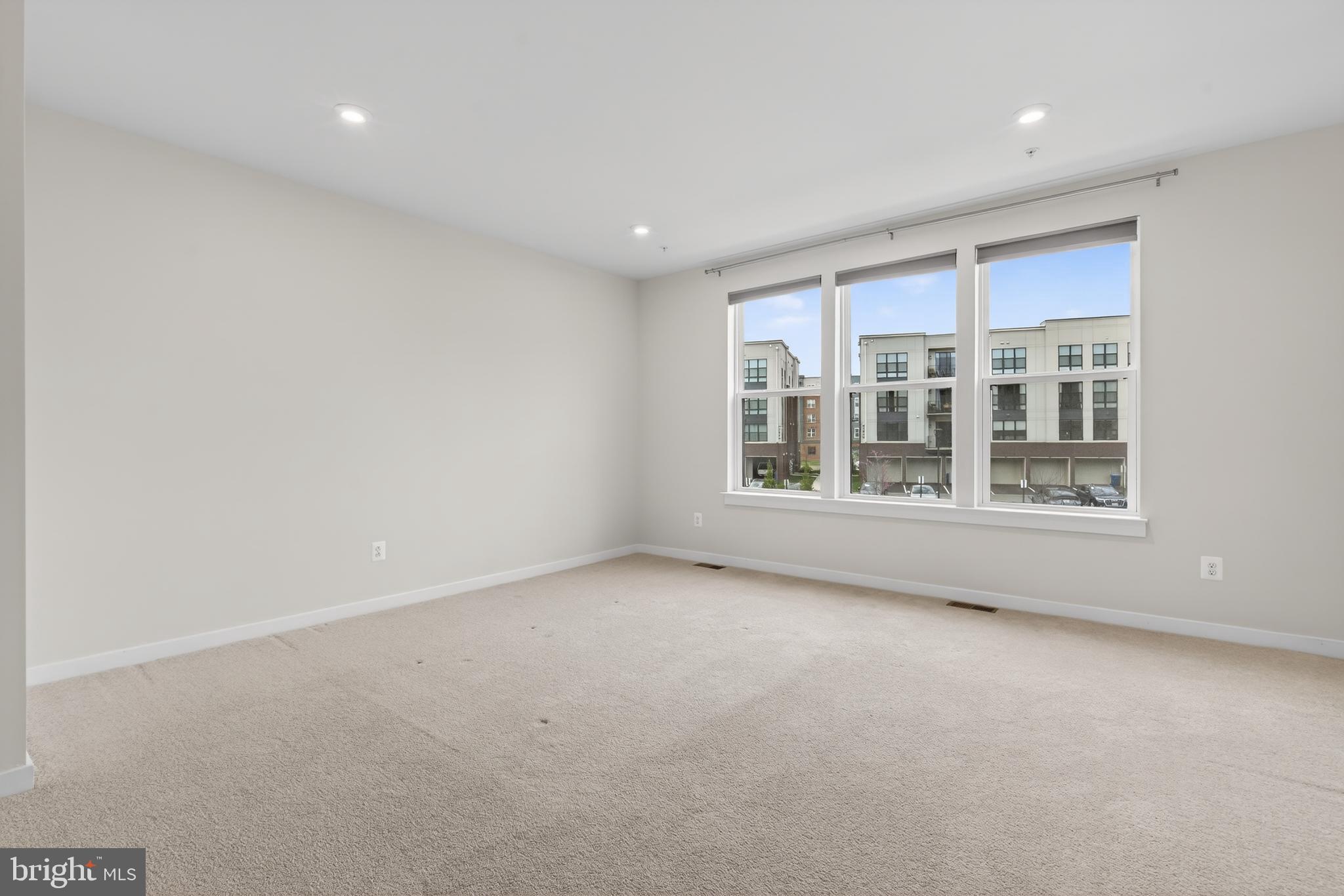 SM ONE LOUDOUN CONDO - Residential