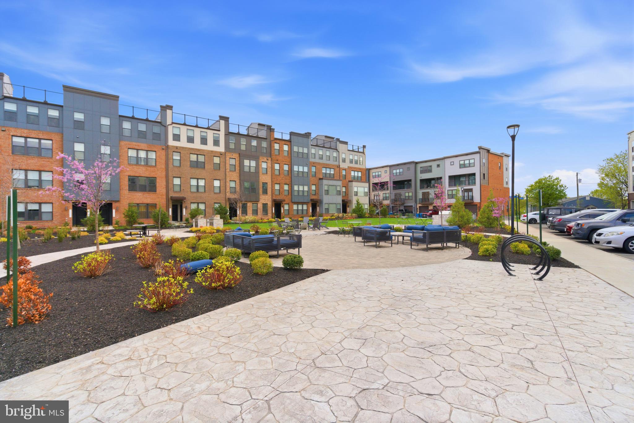 SM ONE LOUDOUN CONDO - Residential